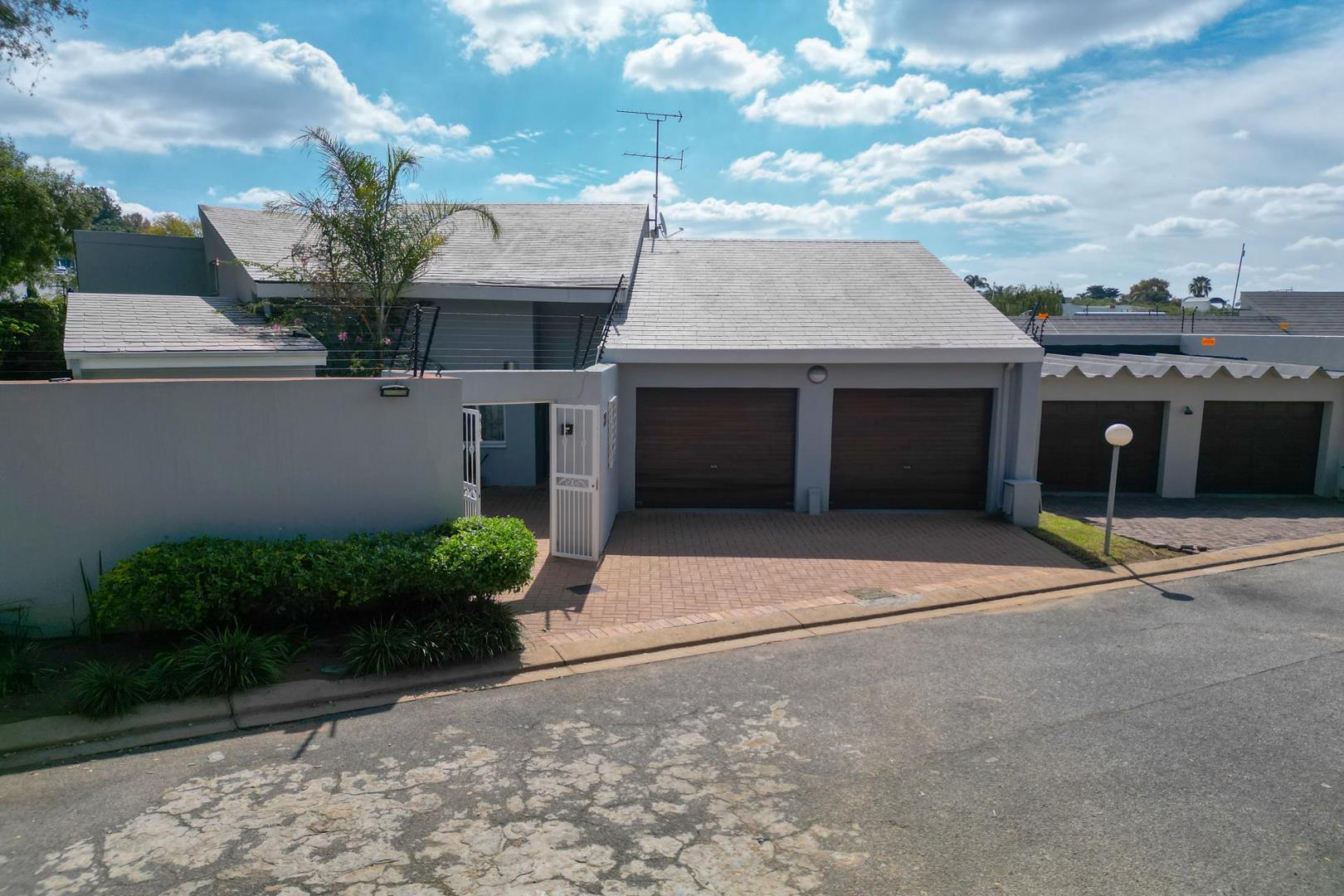 3 Bedroom House for sale in Sandown P24114310481