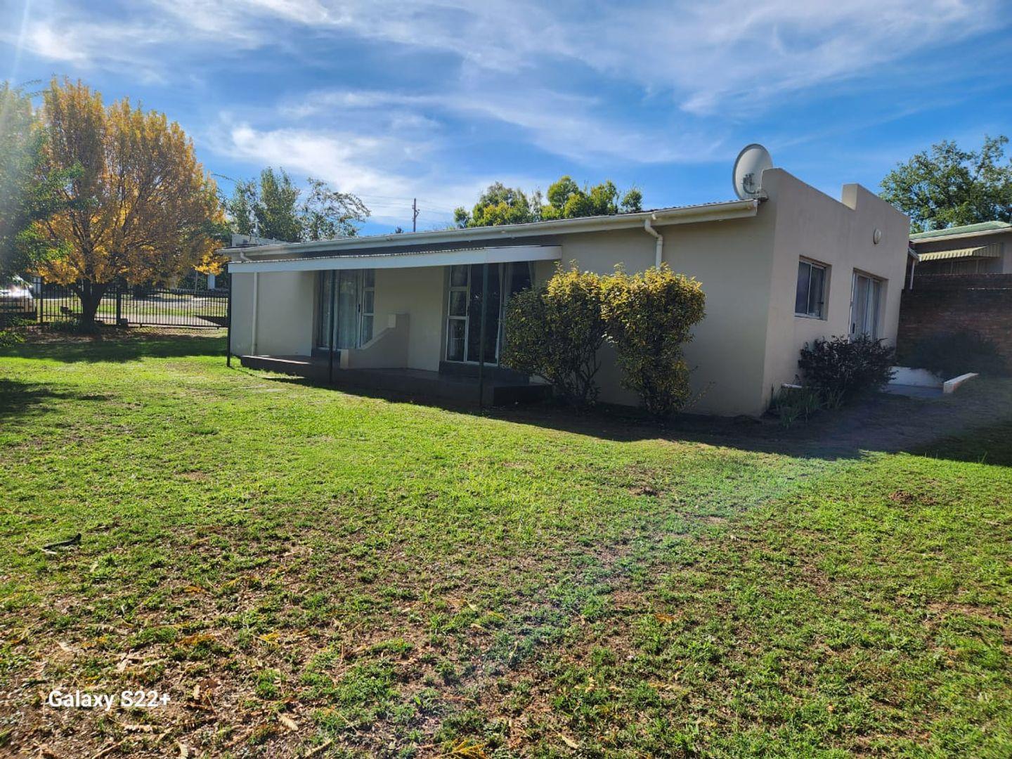 2 Bedroom House for sale in Aliwal North 4 Louis Botha P24114310918