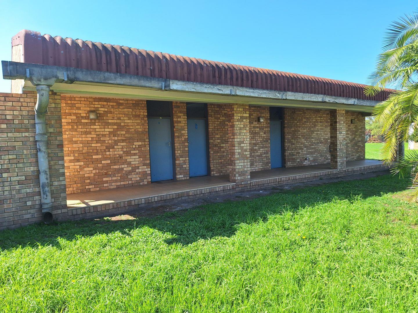 Industrial property to rent in Uitenhage Lower Central 3 Bricksfield