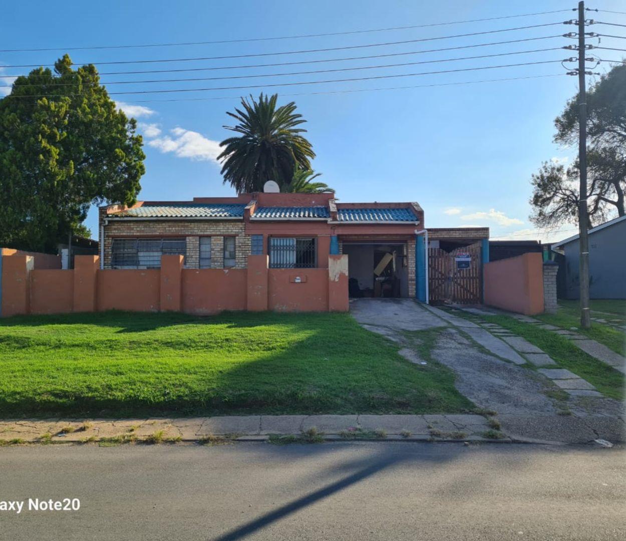 3 Bedroom House for sale in Thomas Gamble P24114312755