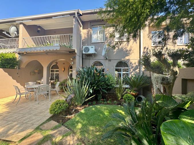 3 Bedroom Townhouse for Sale in Three Rivers Proper