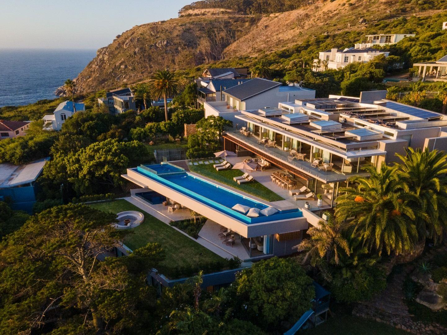 6 Bedroom House for sale in Llandudno P24114313500