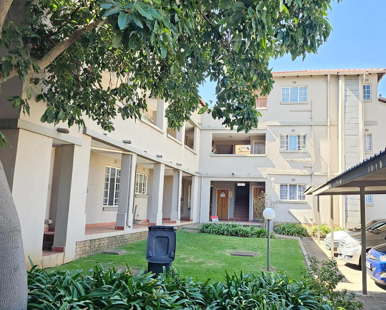 3 Bedroom Apartment / flat for sale in Eden Glen 17 Eden Terrace, 107
