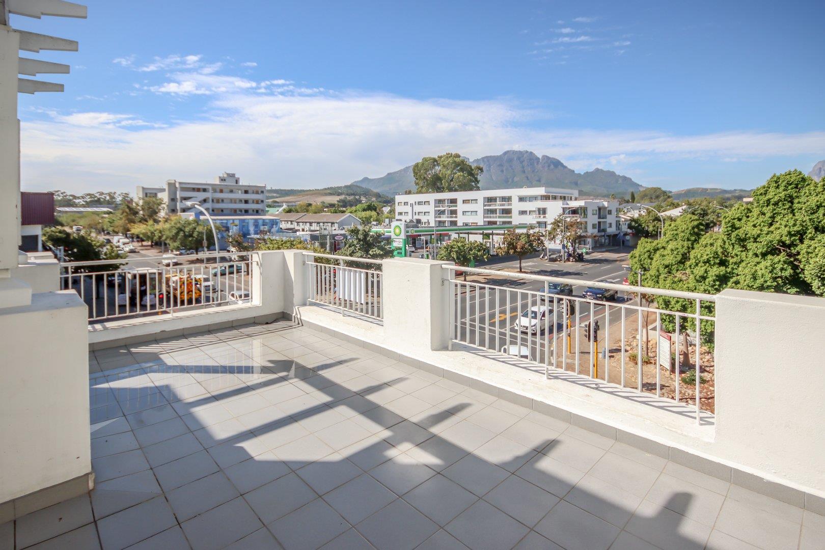 0.5 Bedroom Apartment / flat for sale in Stellenbosch Central P24