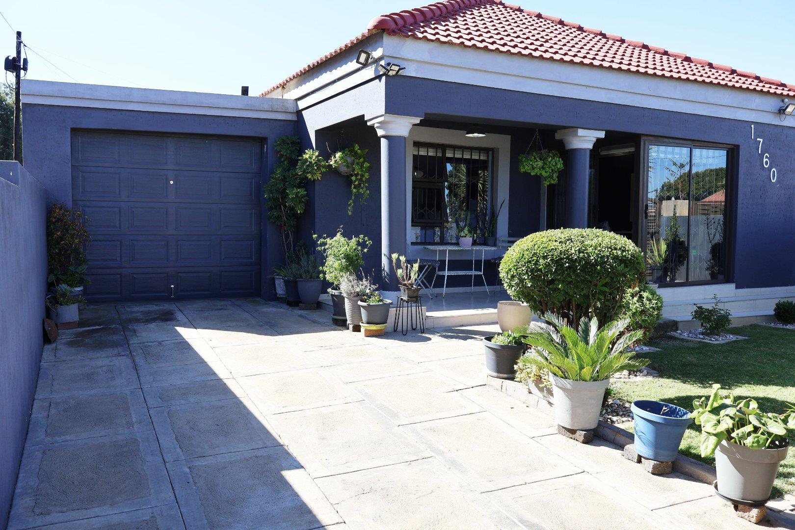 3 Bedroom House for sale in Dube P24114315710