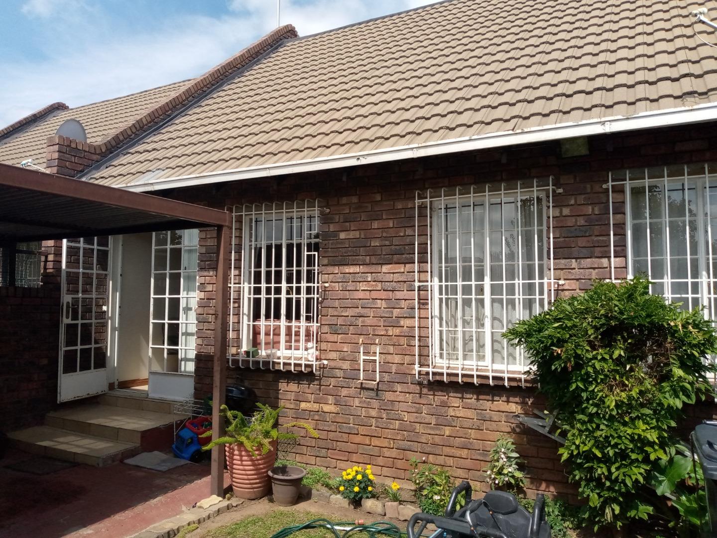 2 Bedroom Townhouse for sale in Forest Hill 14 Ss Forest Glen, 27