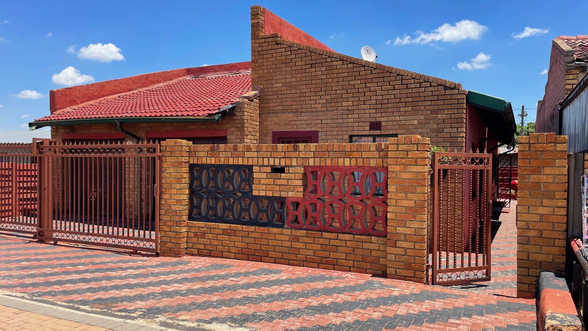 Kagiso, Krugersdorp Property Property and houses for sale in Kagiso