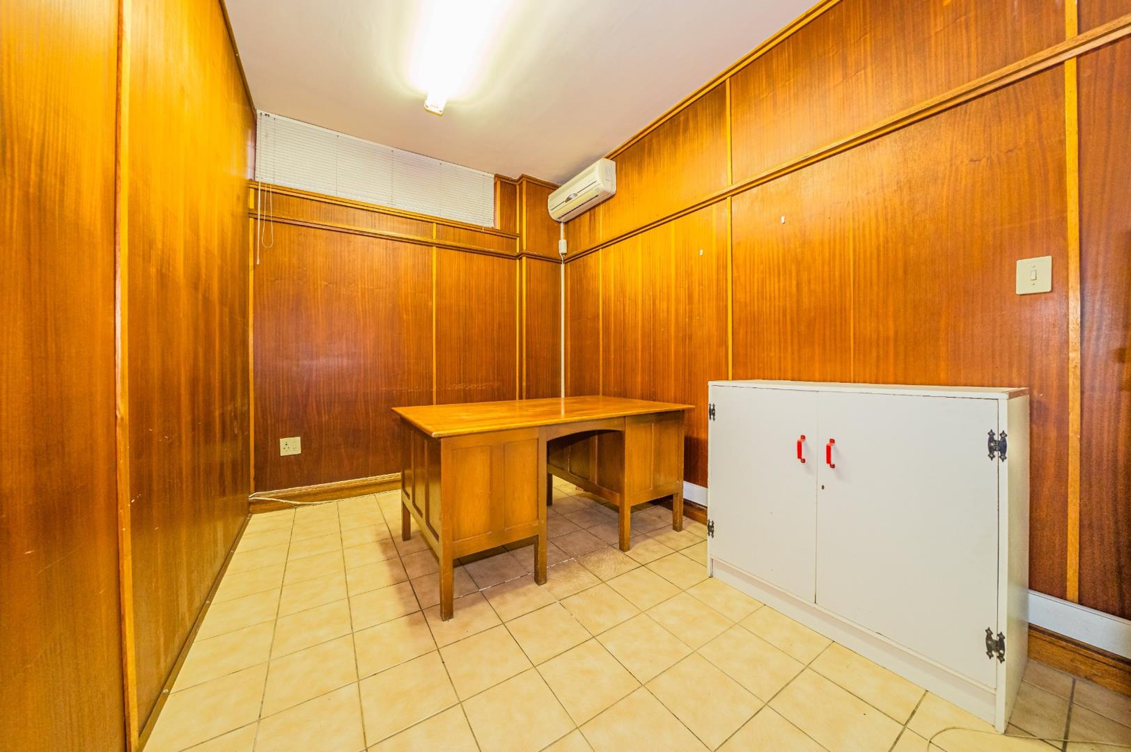 Commercial property to rent in Paarl South P24114324025