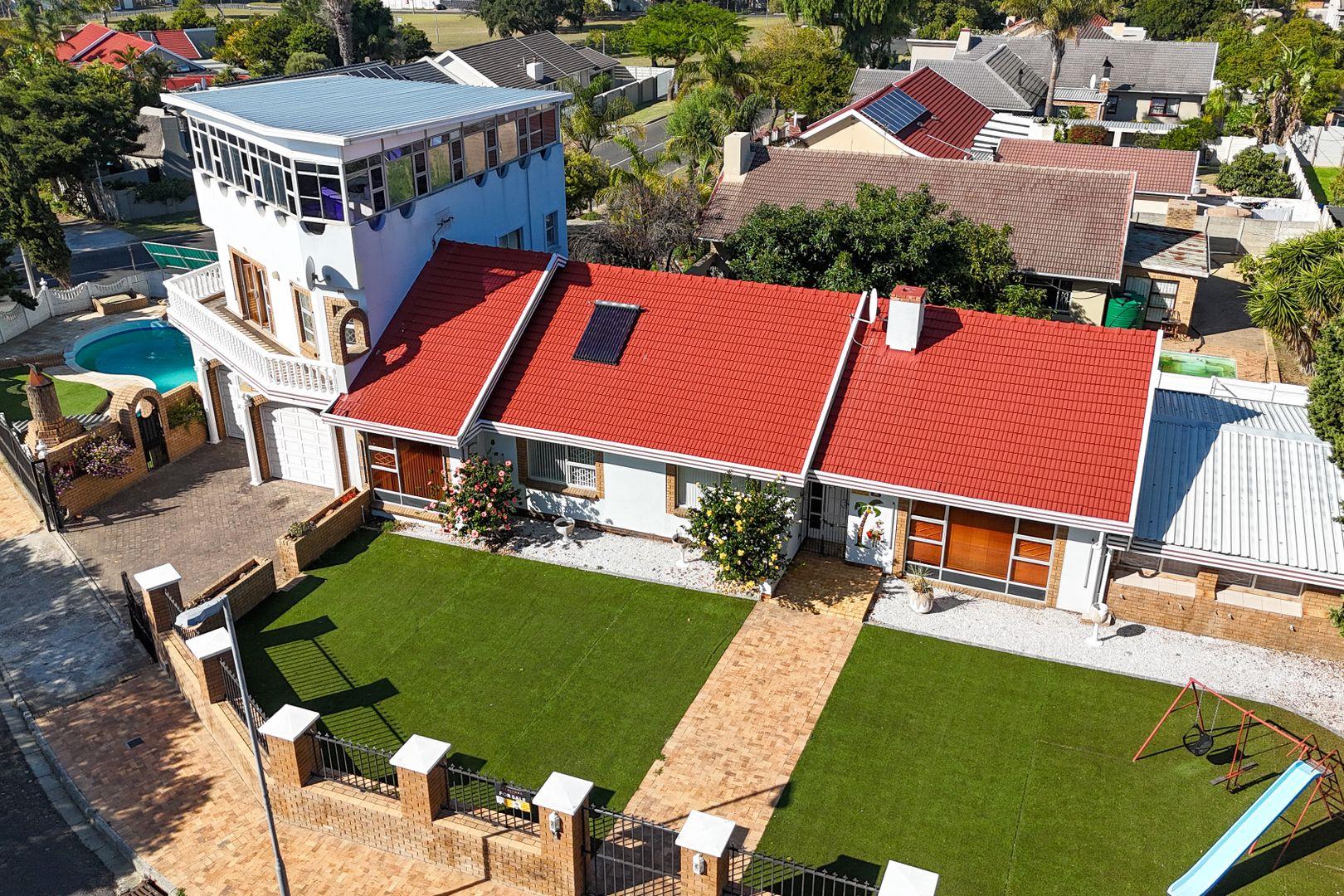 5 Bedroom House for sale in Oakglen P24114319559