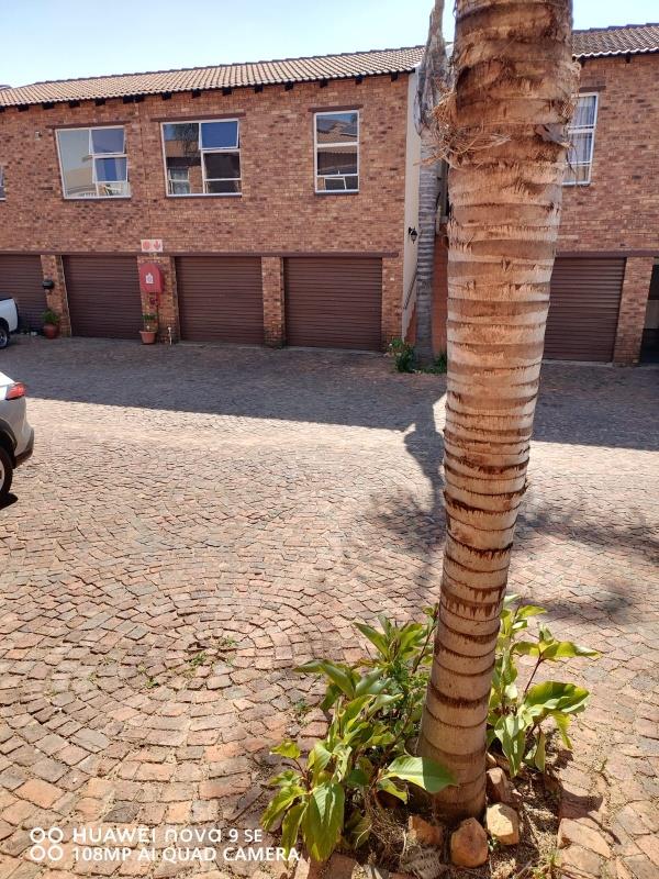 East Rand Property Townhouse to rent in East Rand