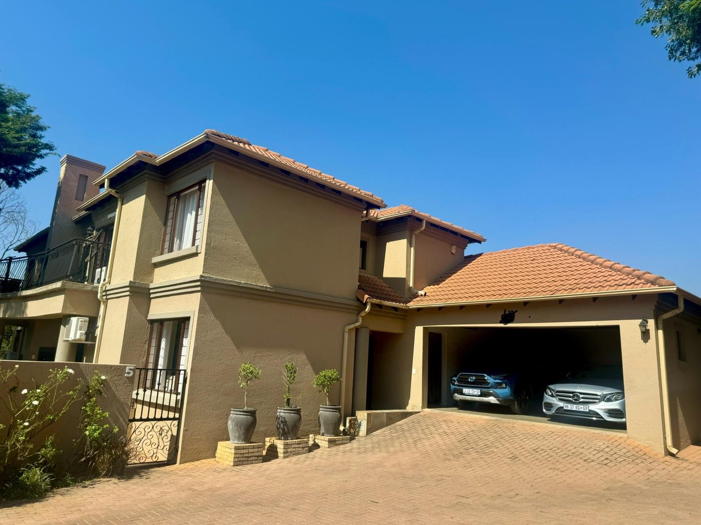 4 Bedroom House for sale in Waterkloof P24114320305