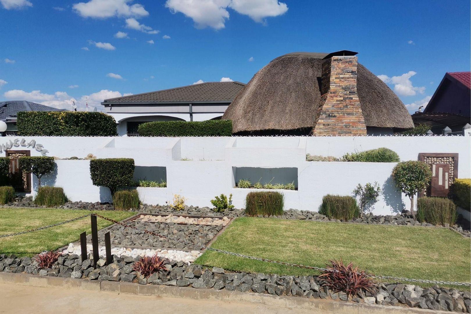 2 Bedroom House for sale in Osizweni P24114320551