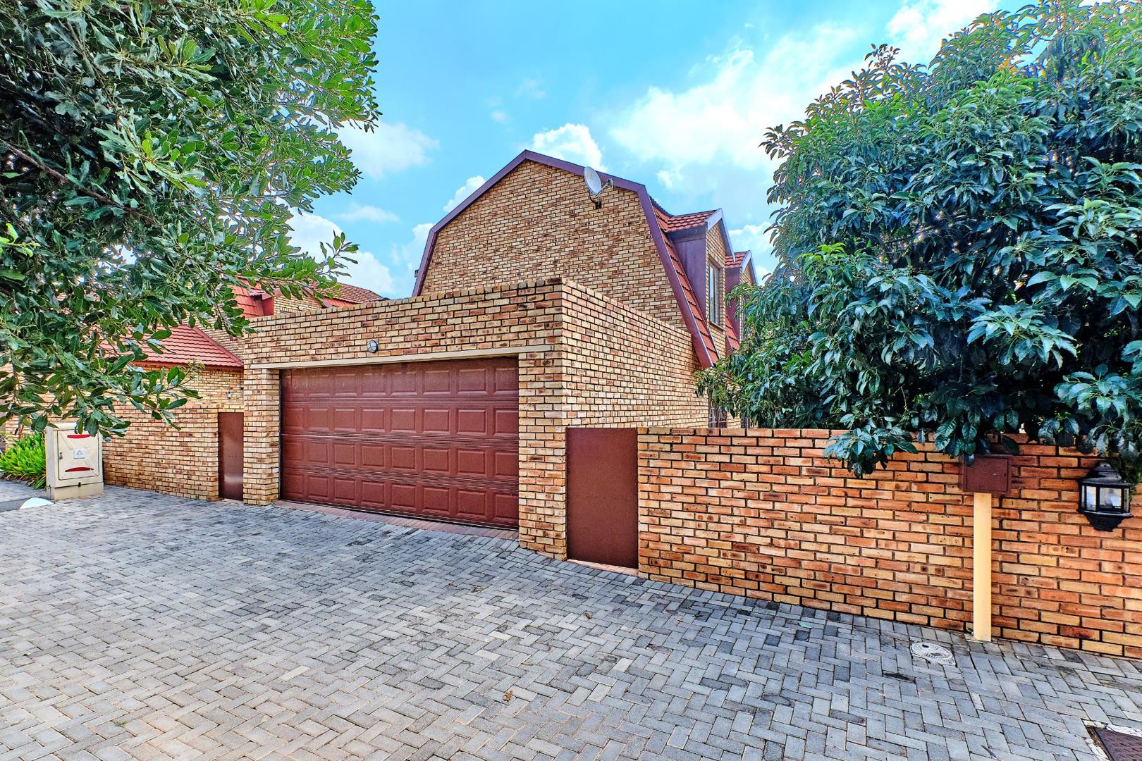 Willowbrook Property Property and houses for sale in Willowbrook