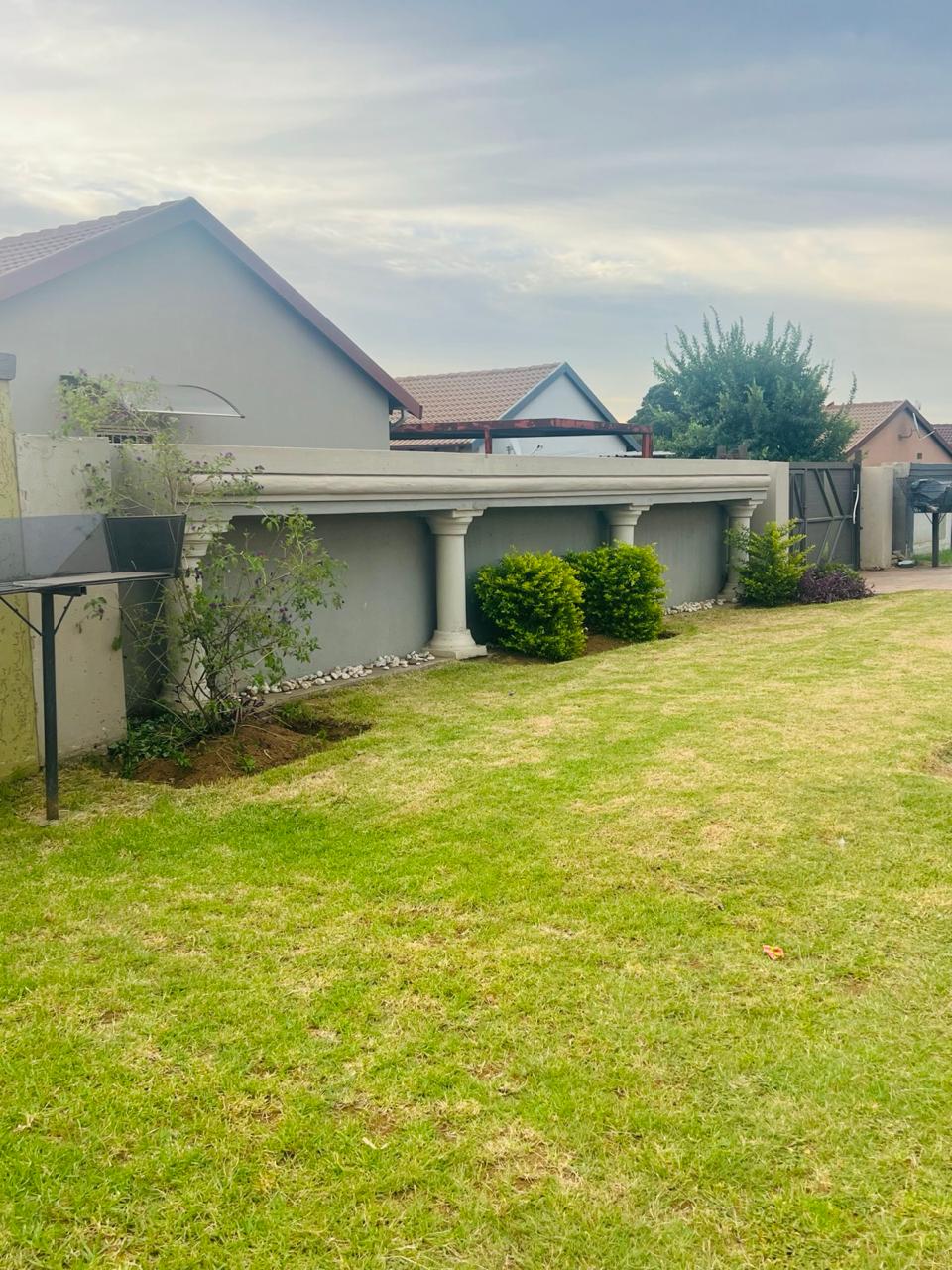 3 Bedroom House for sale in Clewer P24114320603