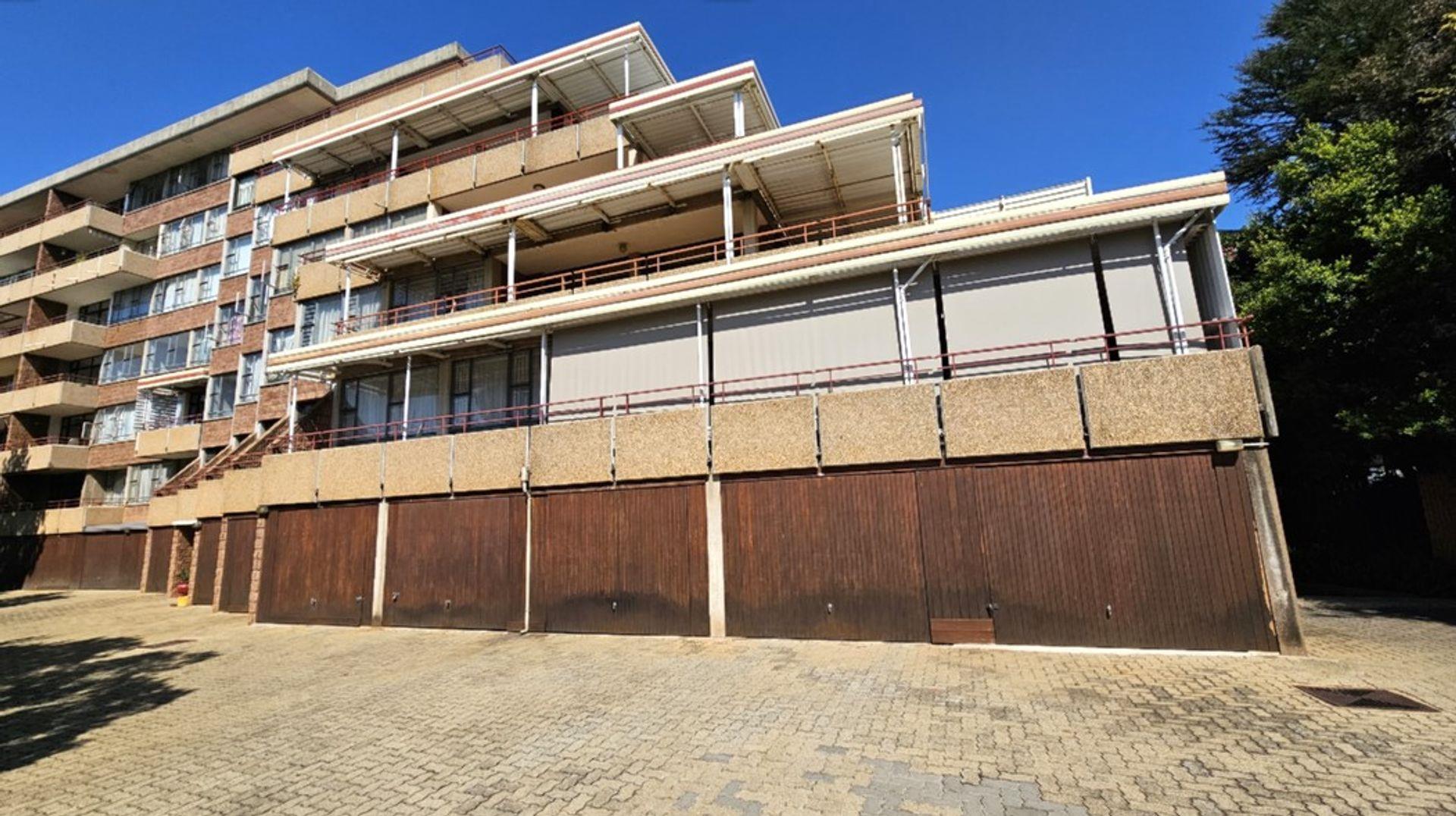 Lynnwood Glen Property Property and houses for sale in Lynnwood Glen