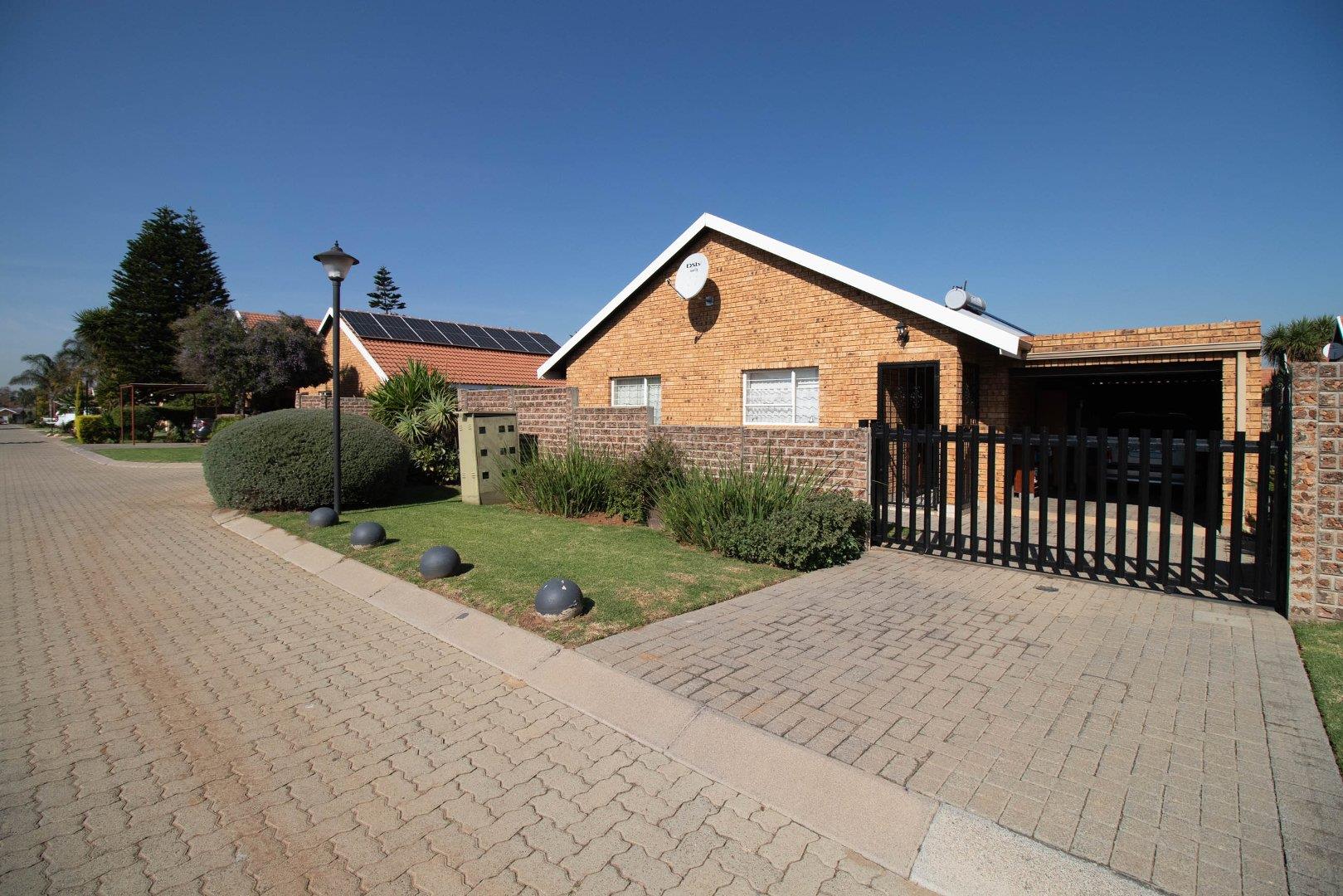 Bonaero Park Property Property and houses for sale in Bonaero Park