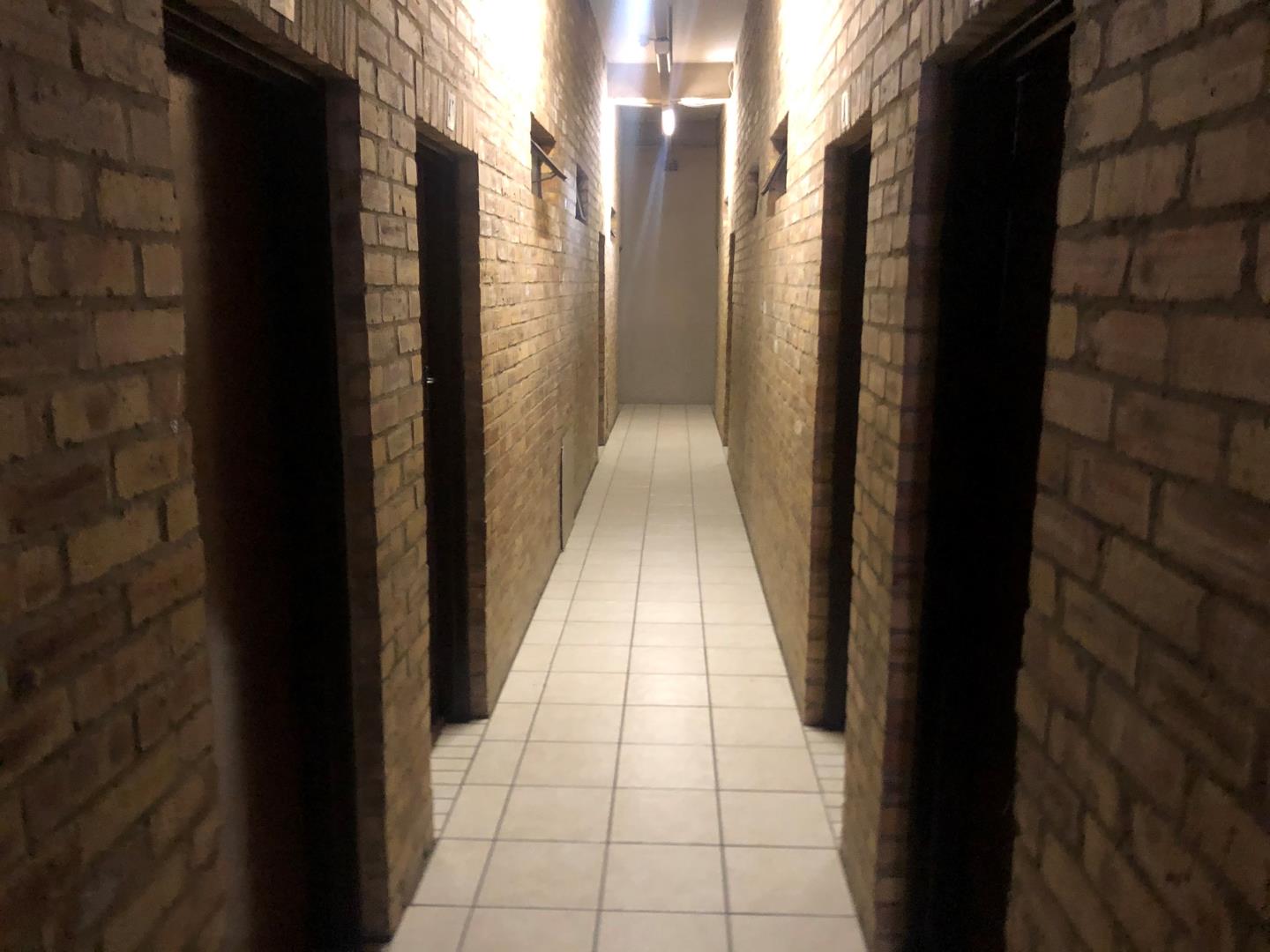 0.5 Bedroom Apartment / flat to rent in Troyeville P24111952968