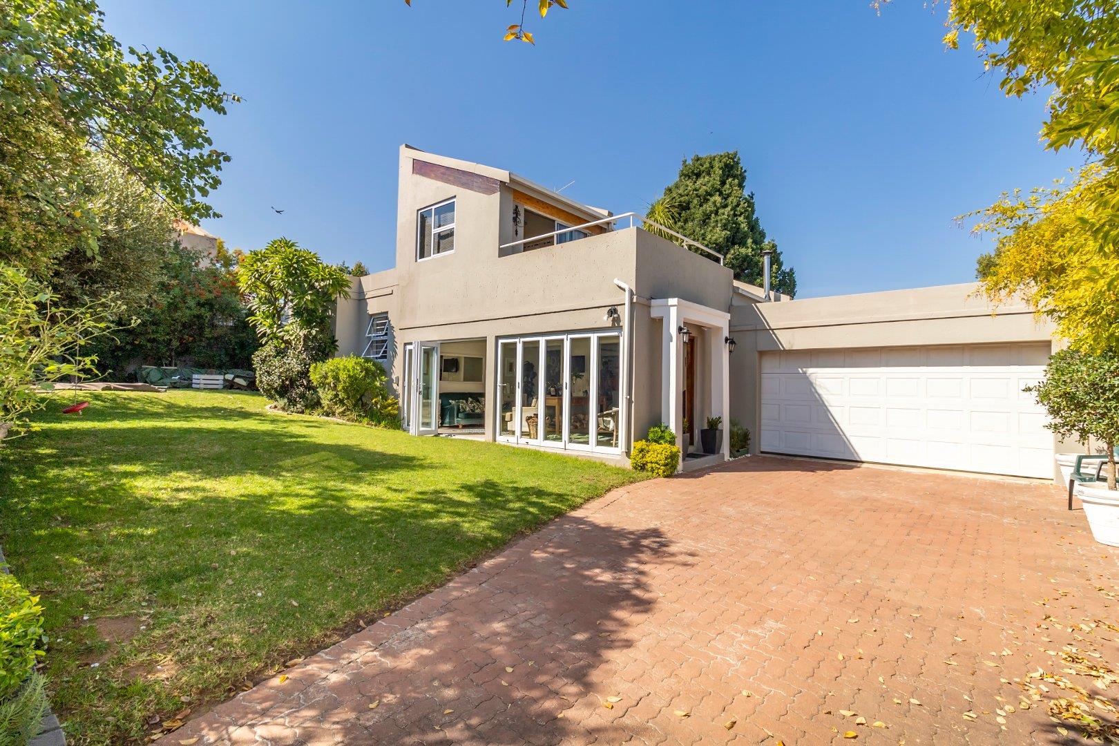 3 Bedroom House for sale in Douglasdale P24114322722