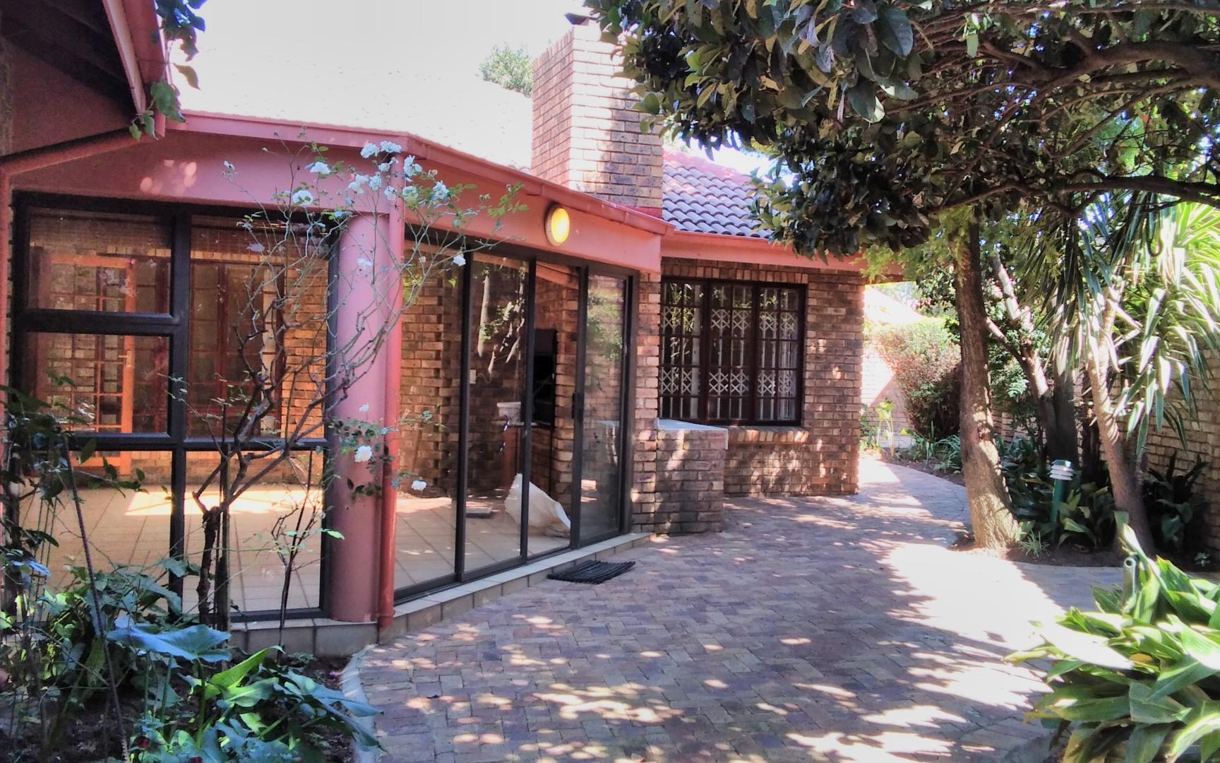 Florida Park Property Townhouses to rent in Florida Park