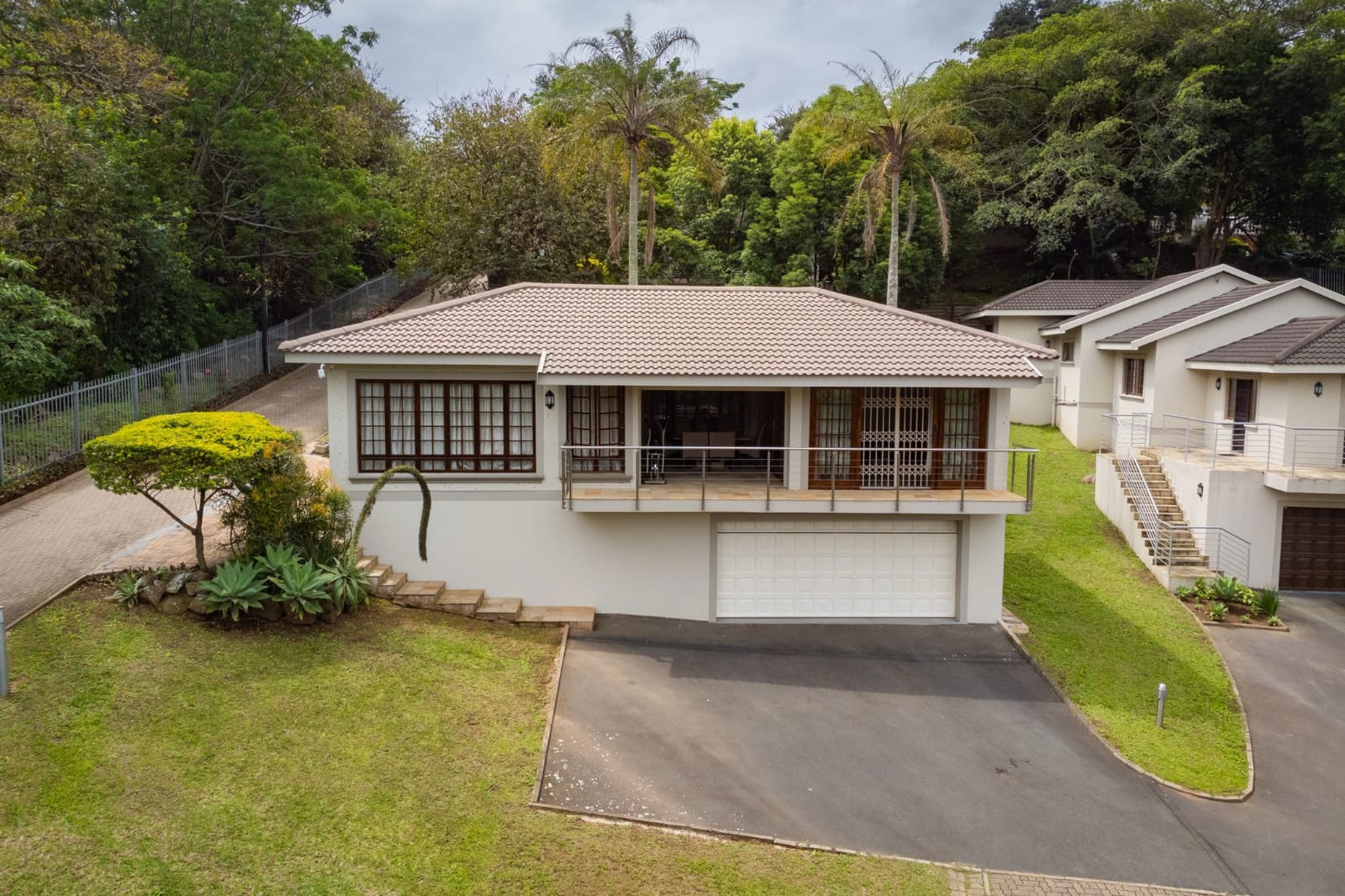 3 Bedroom Townhouse for sale in Berea West P24114324027