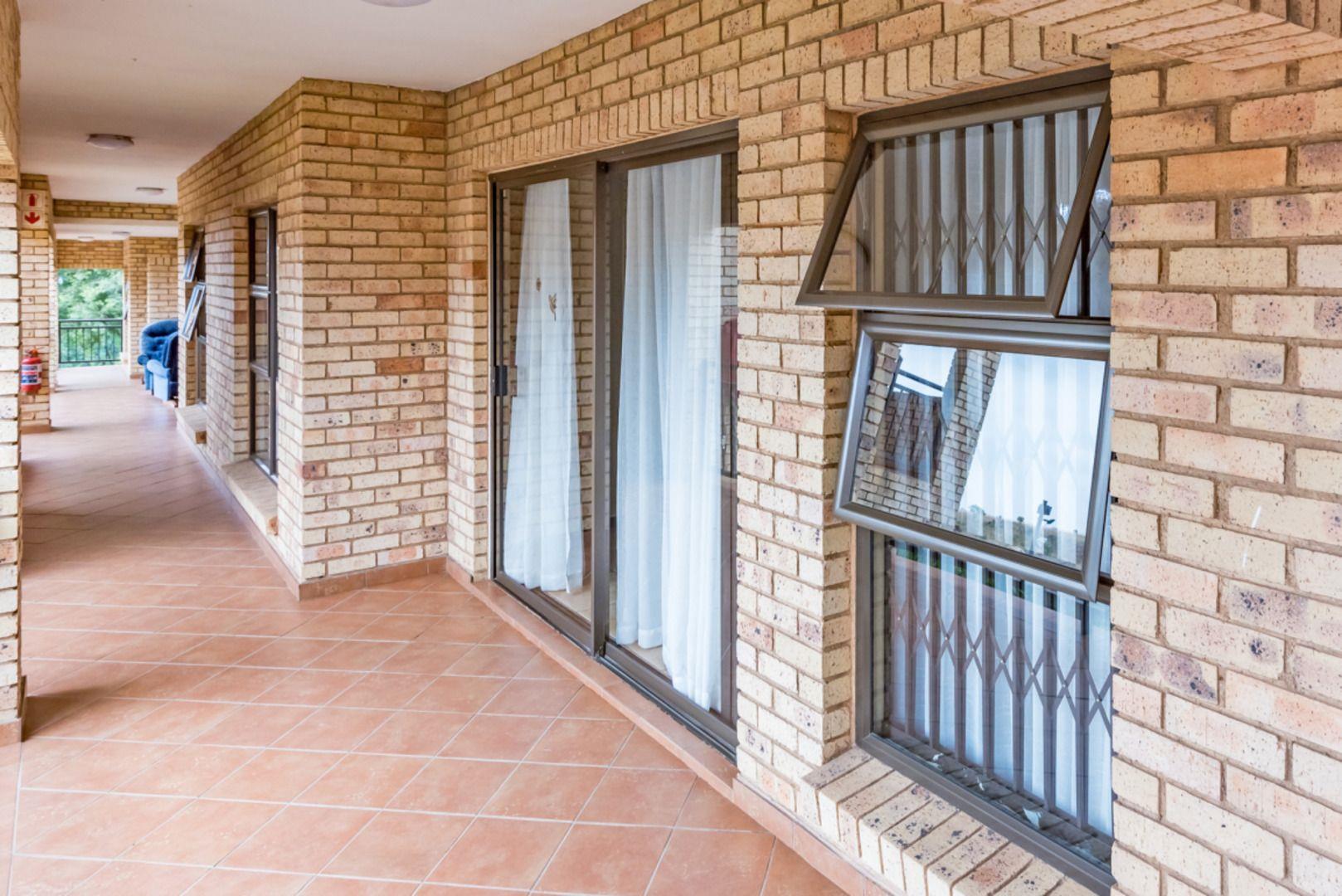 2 Bedroom Apartment / flat to rent in Monument P24114324277