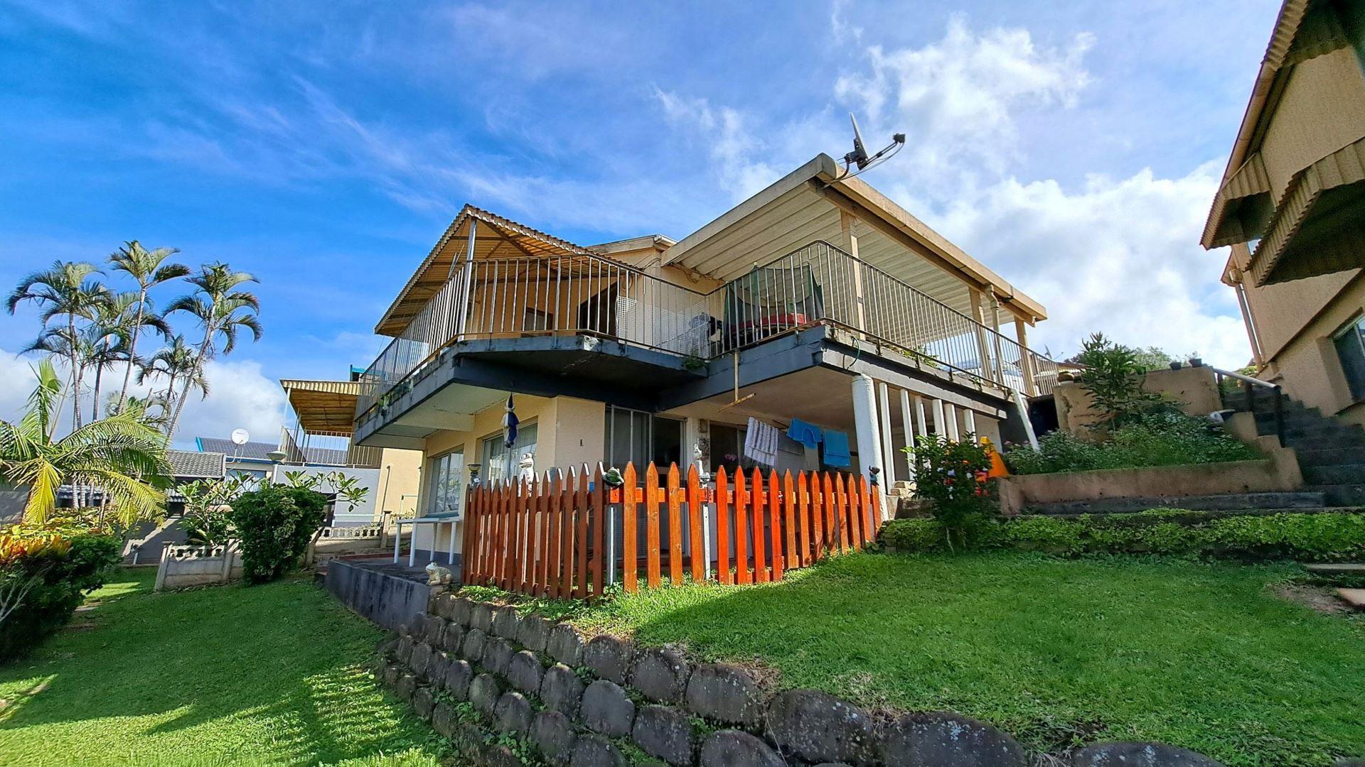 2 Bedroom Townhouse for sale in Hibberdene 1 Capri Crescent P24