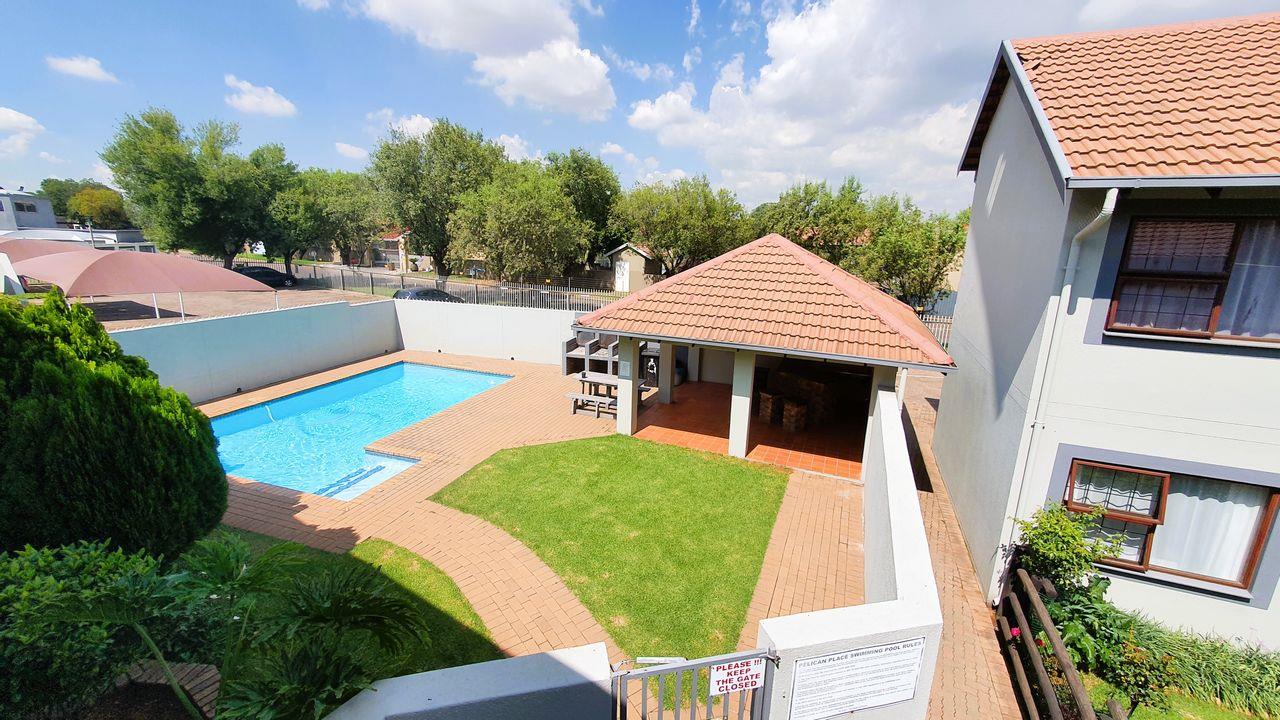 3 Bedroom Townhouse for sale in Verwoerdpark 23 Van Reenen Street