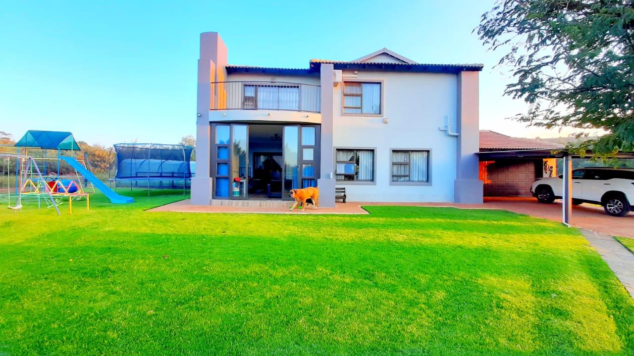 3 Bedroom House for sale in Hillshaven Portion 52 Elandsfontein