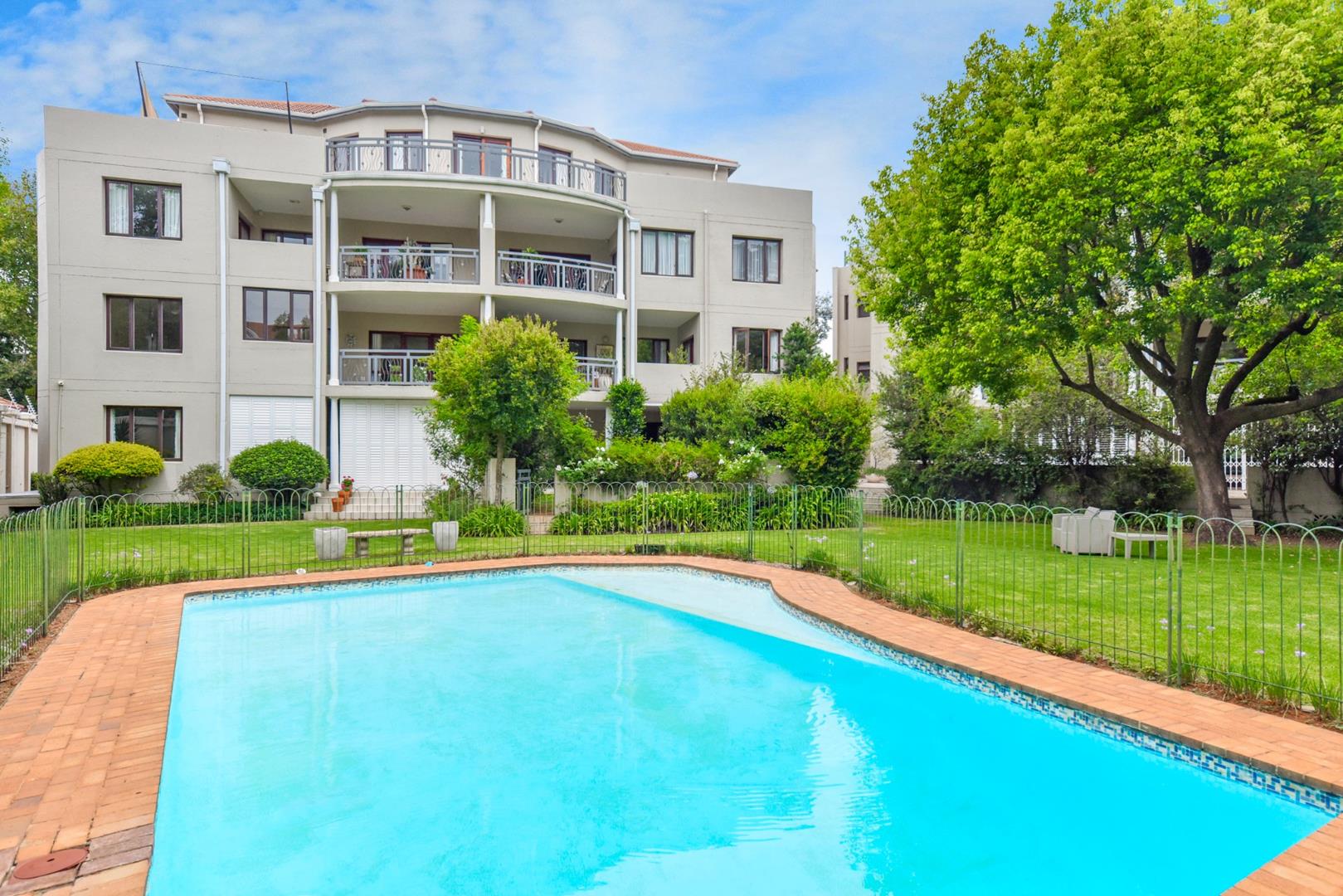 3 Bedroom Apartment / flat for sale in Dunkeld West P24114325758