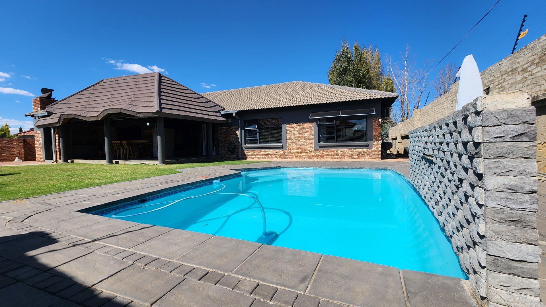 3 Bedroom House for sale in Baillie Park P24114325875