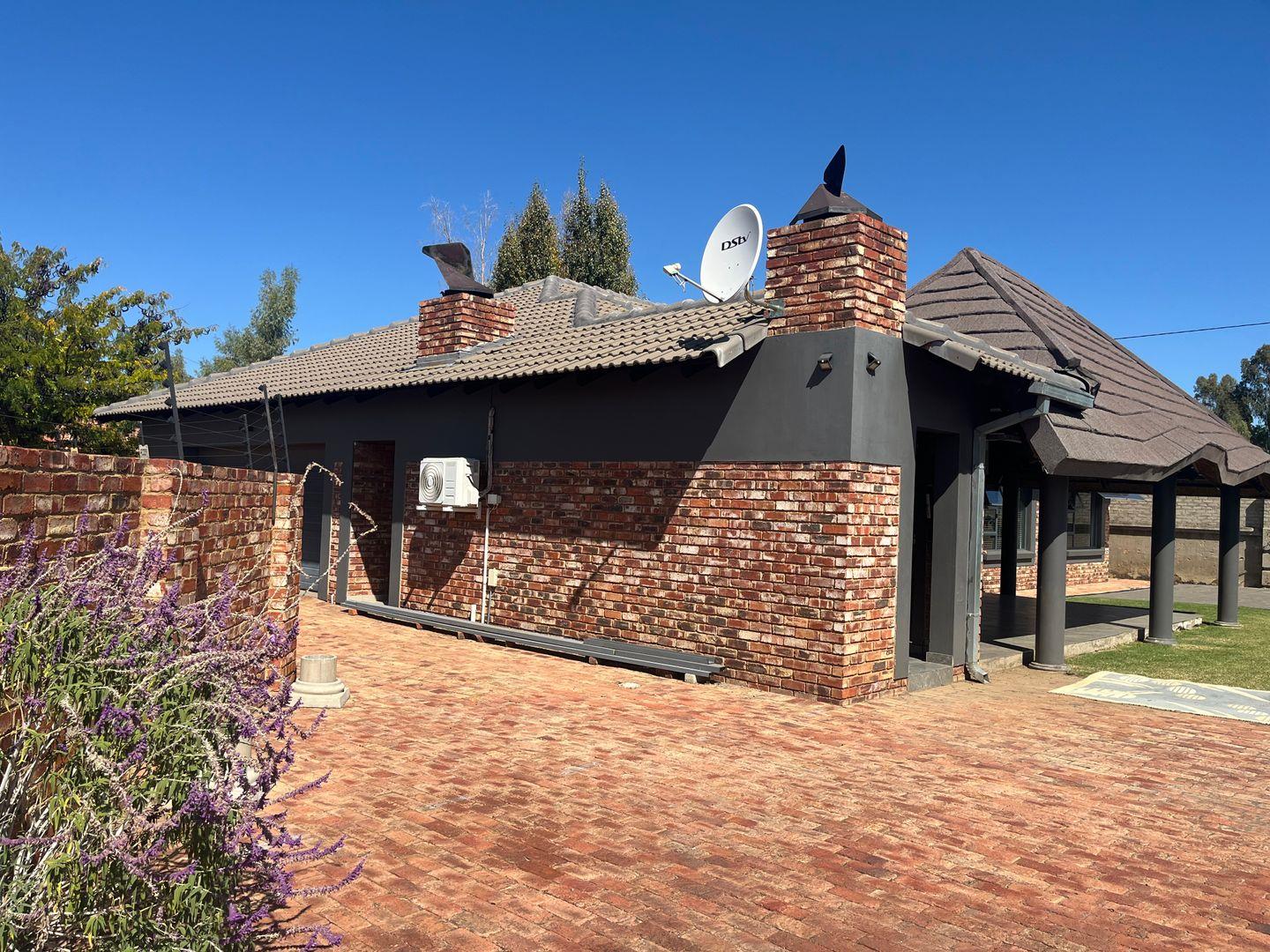 3 Bedroom House for sale in Baillie Park P24114325951