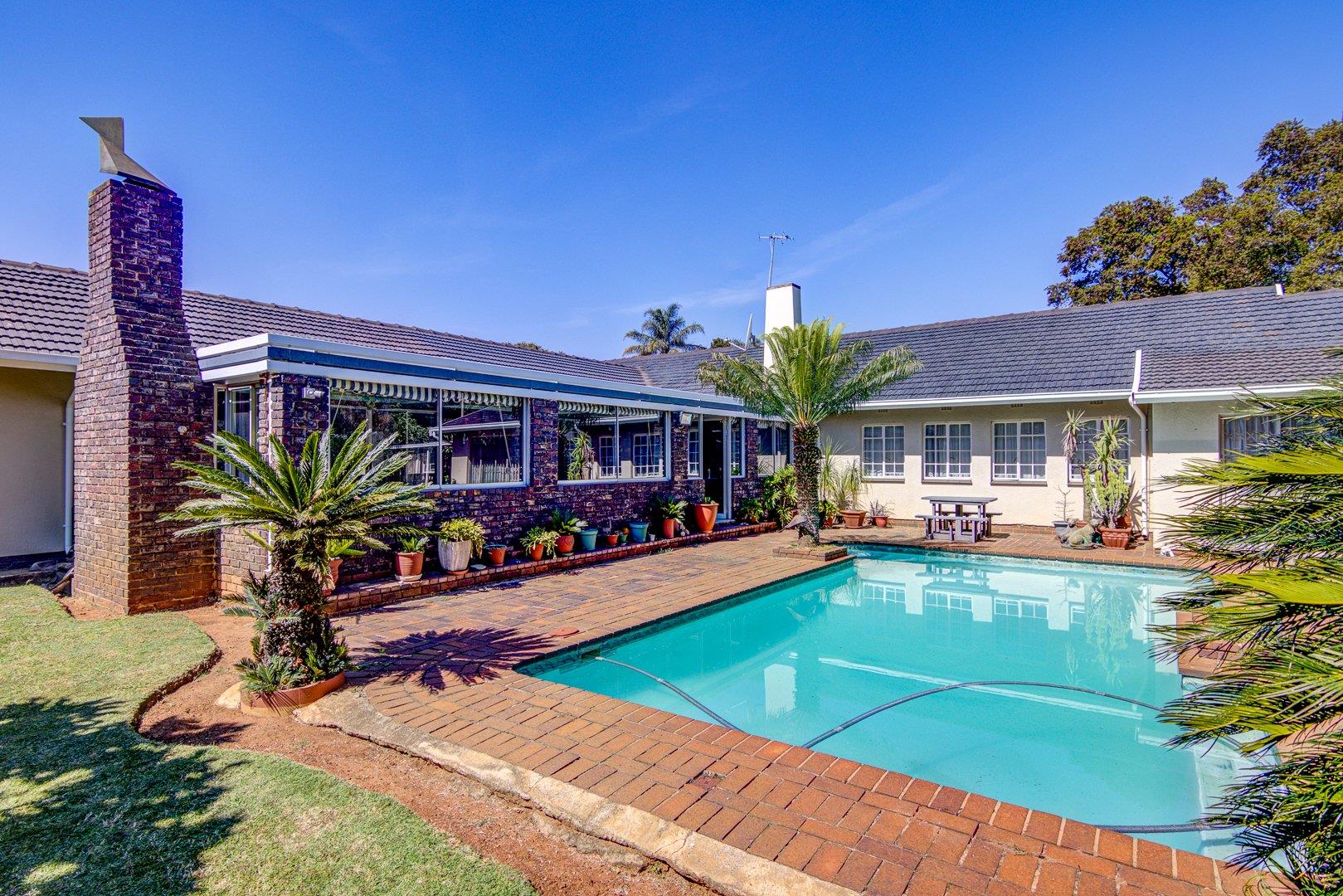 4 Bedroom House for sale in Van Riebeeck Park 12 Jakkals Road P24