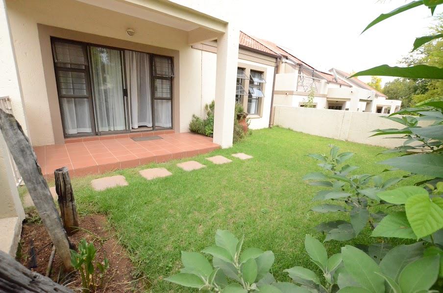 3 Bedroom House for sale in Sunninghill P24114327931