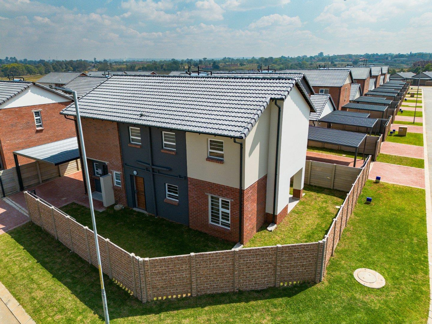 4 Bedroom House for sale in Ravenswood P24114557064