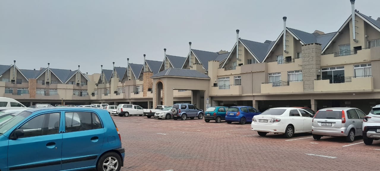 1 Bedroom Apartment / flat for sale in Whispering Pines P24114322263