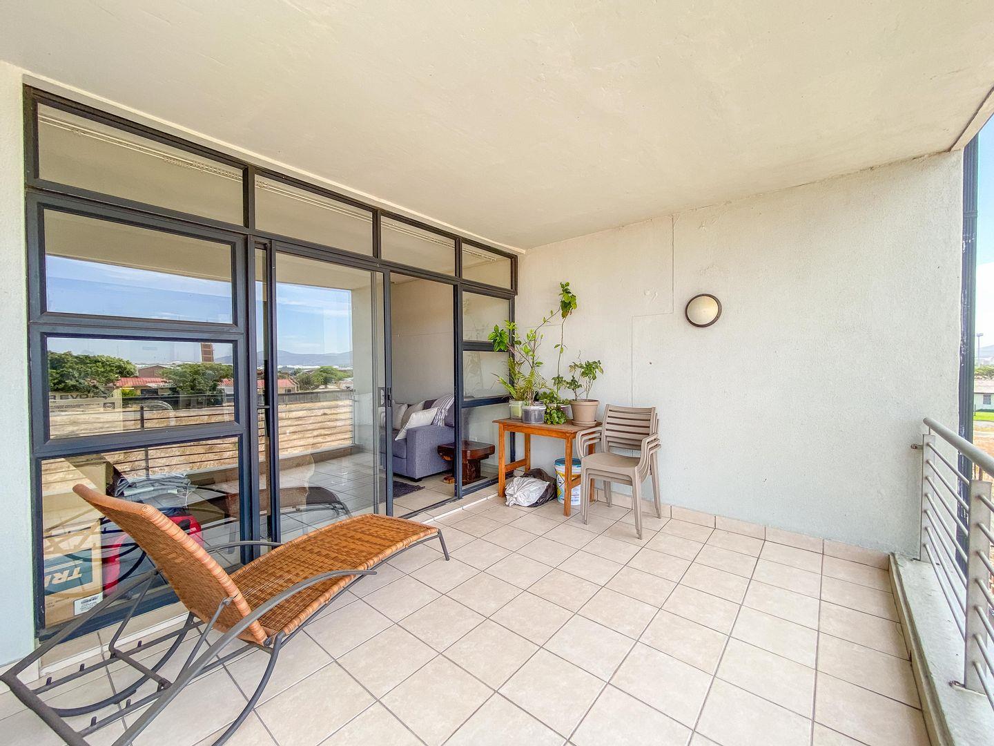 2 Bedroom Apartment / flat for sale in Royal Ascot 82 Milnerton Drive