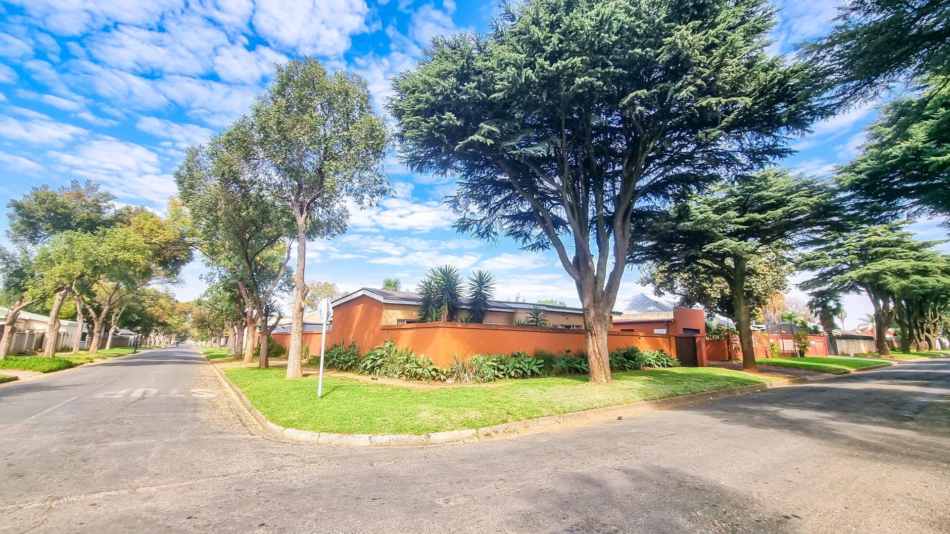 4 Bedroom House for sale in Boksburg North P24113248967