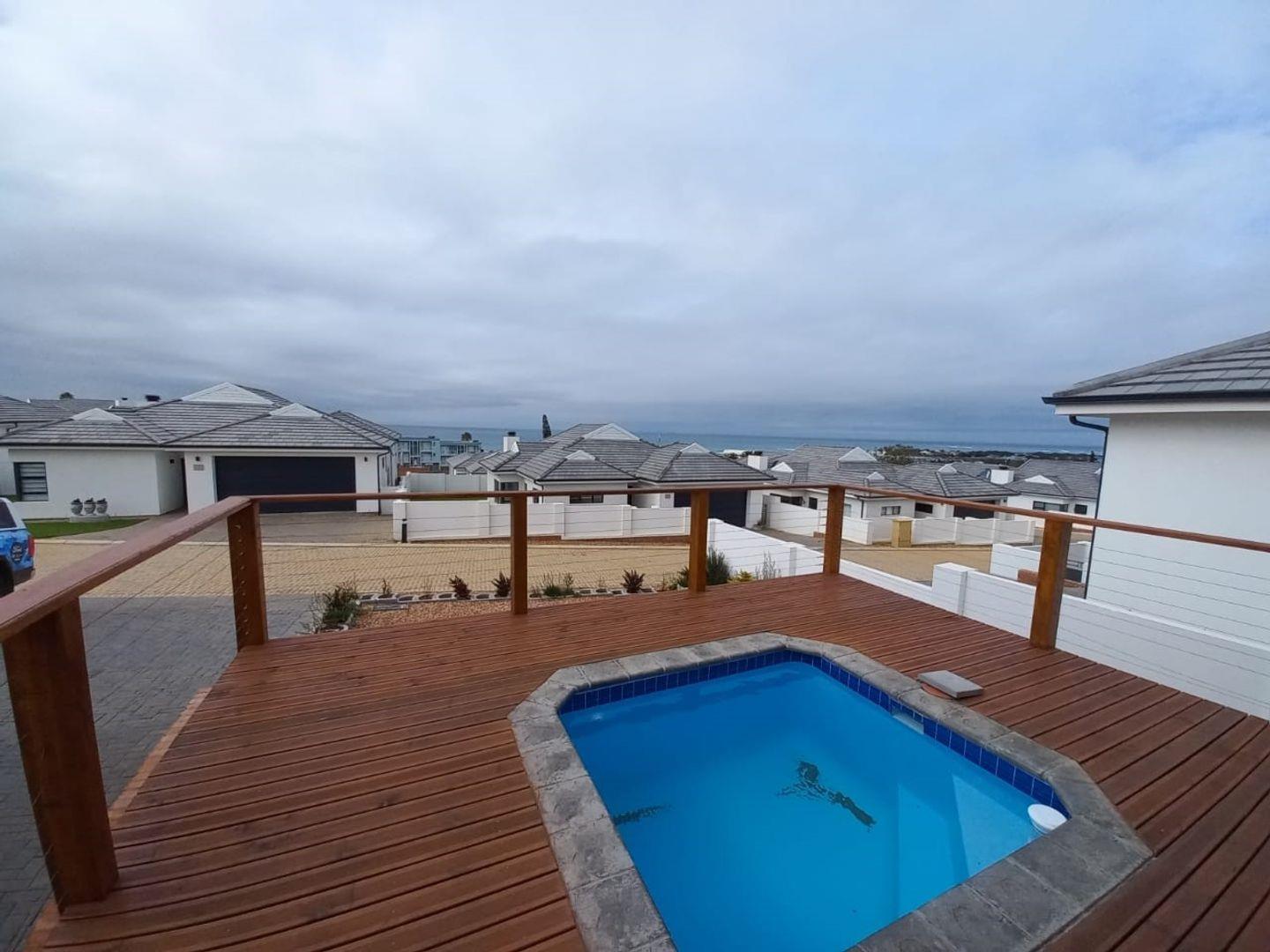 3 Bedroom House for sale in Jeffreys Bay Central P24114329859