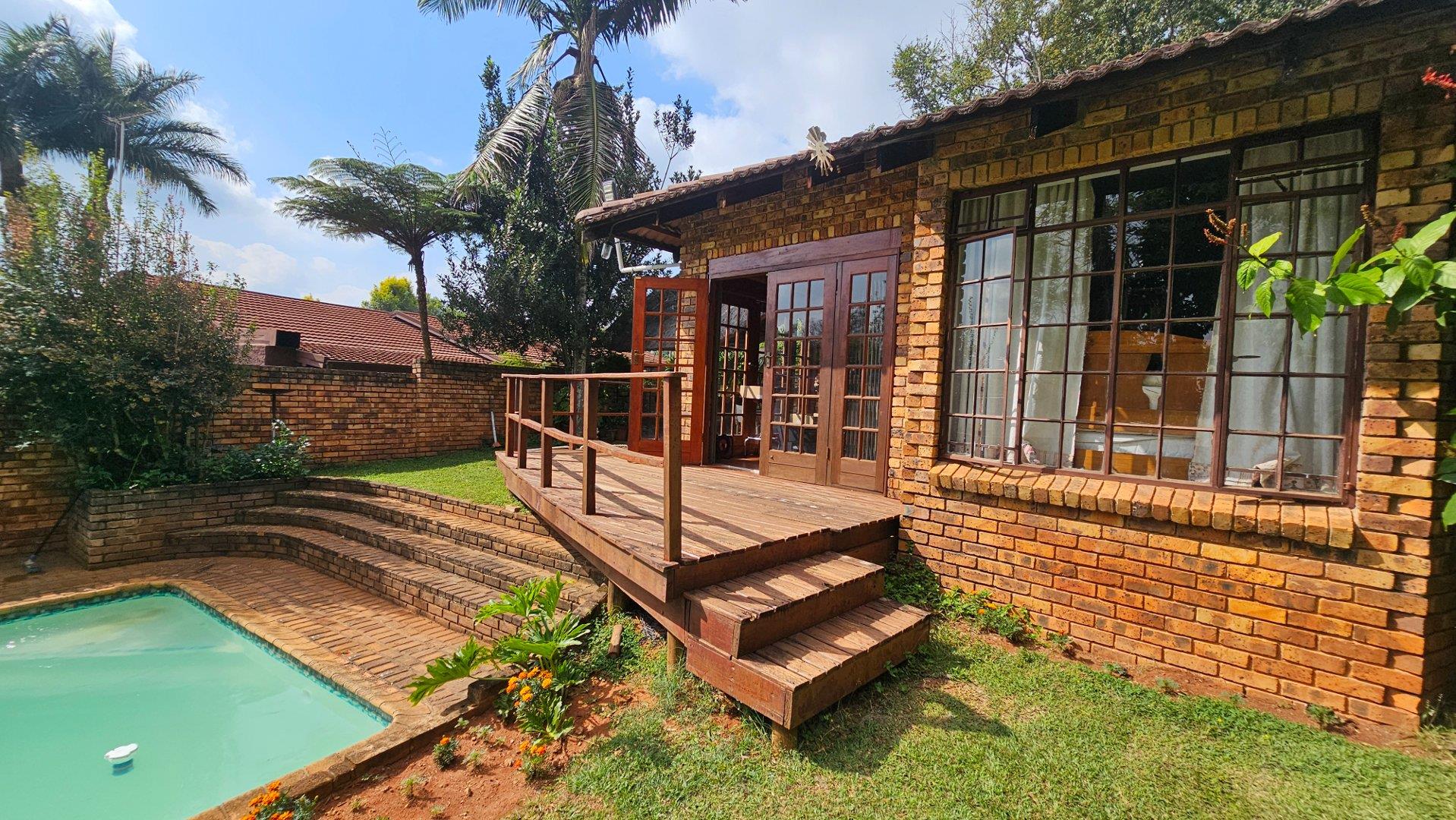 5 Bedroom House for sale in Kingsview Ext 1 14 Rooibos Road P24