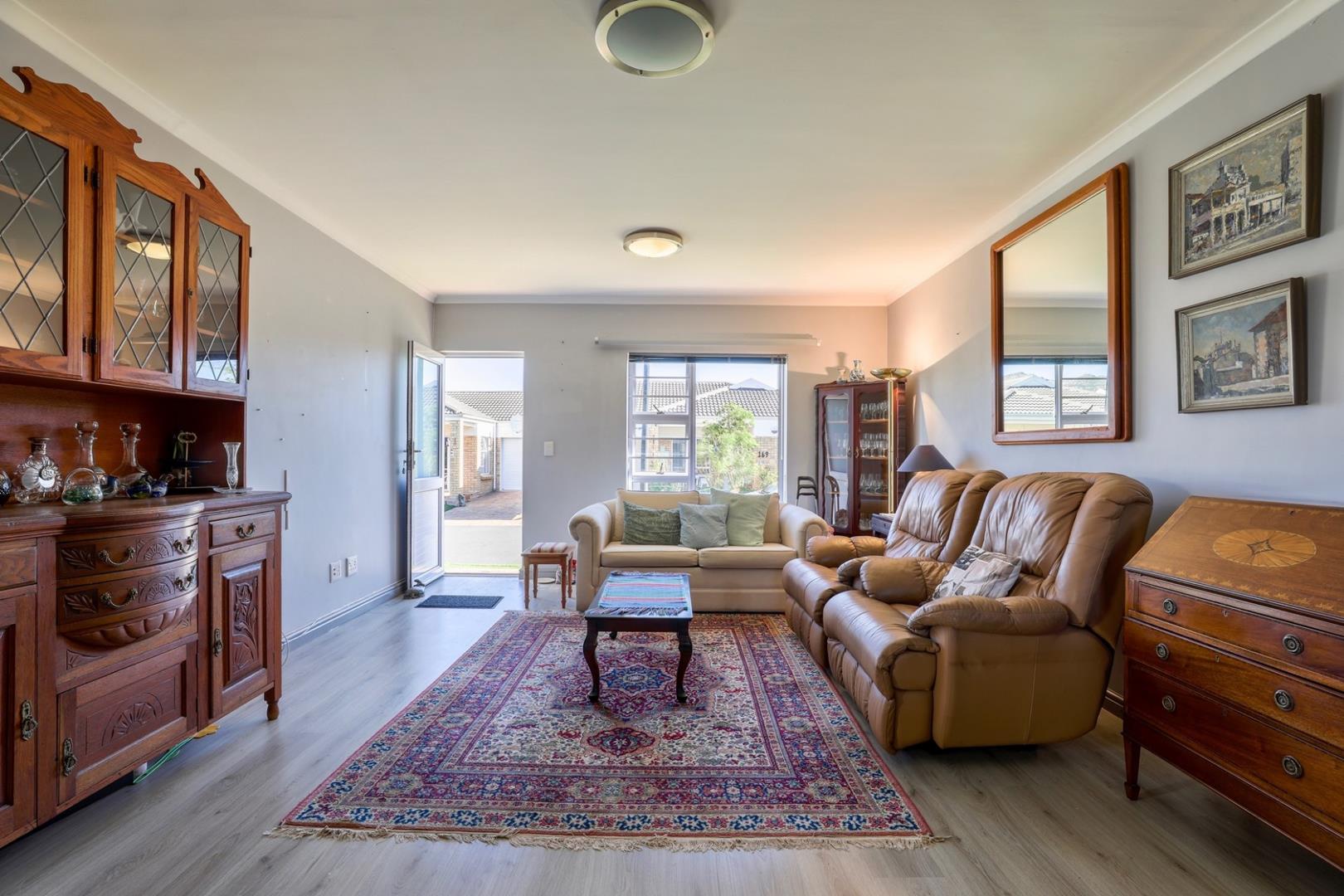 2 Bedroom House for sale in Gordons Bay Central P24114332713