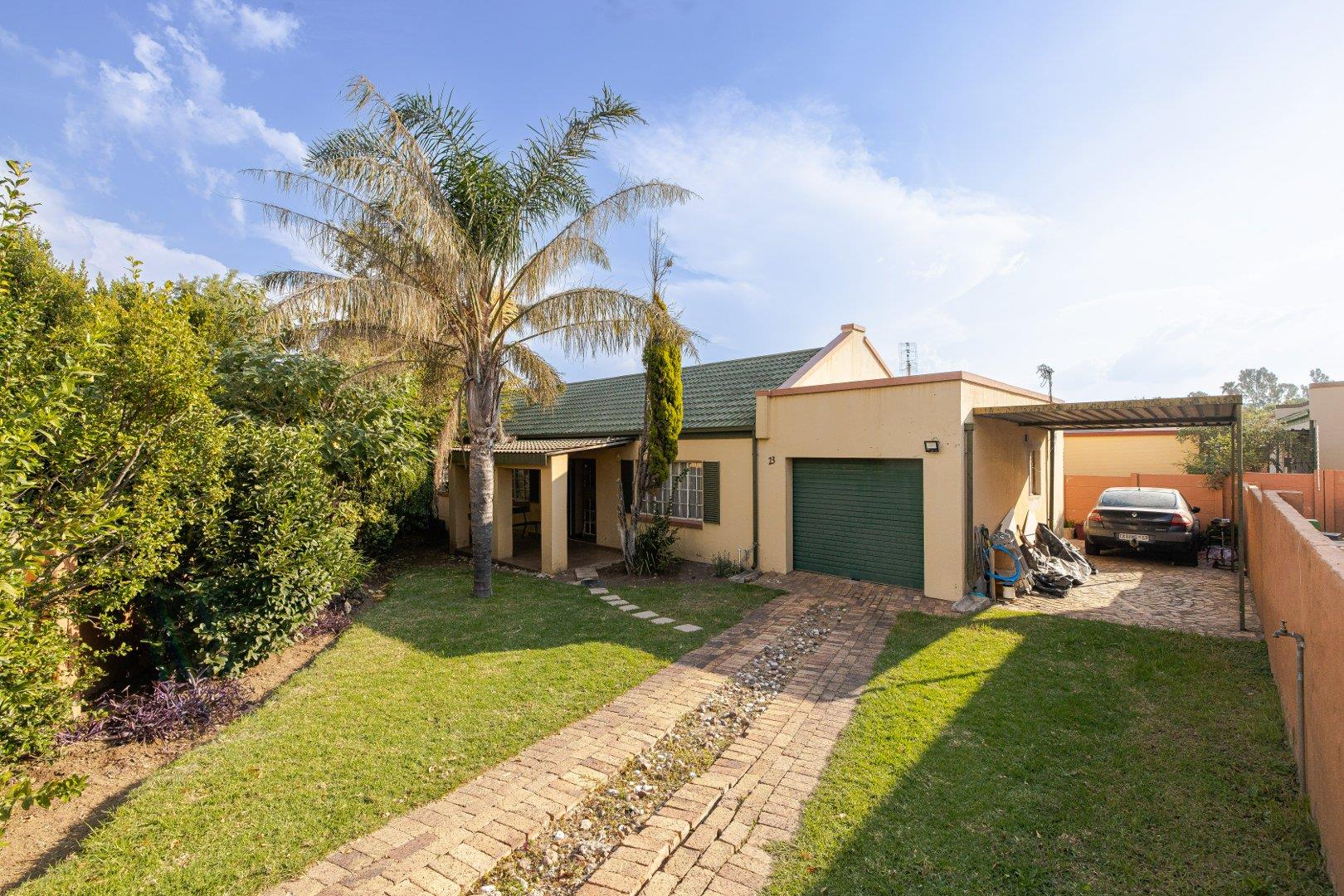 3 Bedroom Townhouse for sale in Halfway Gardens Kirstenbosch, 1