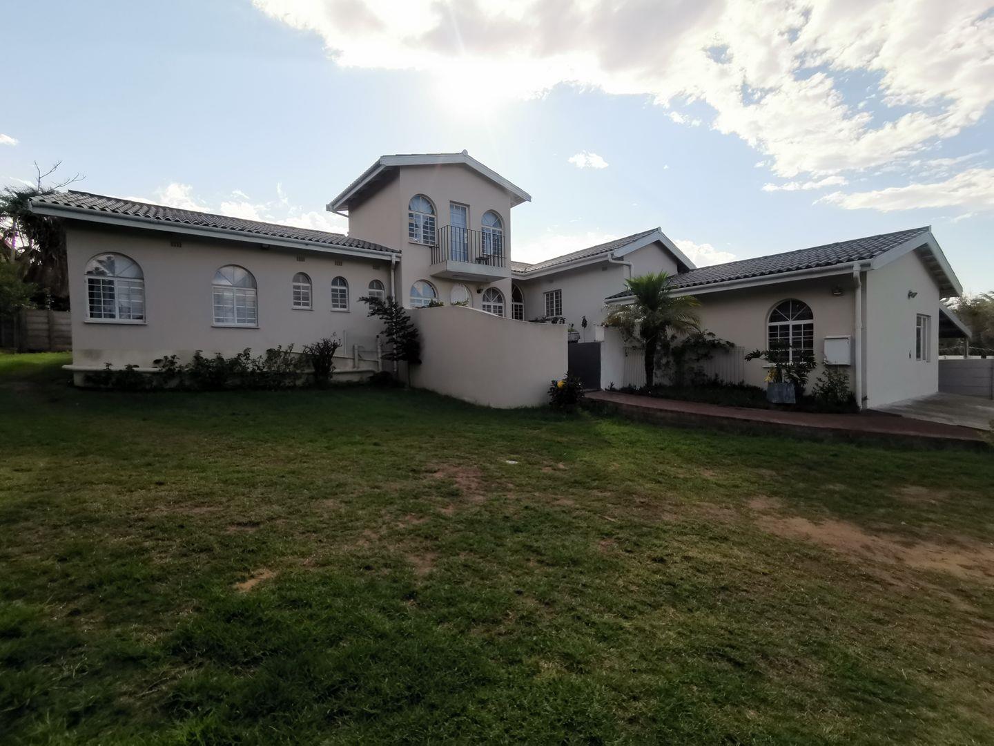 5 Bedroom House for sale in Langerug 6 Van Rensburg Crescent P24