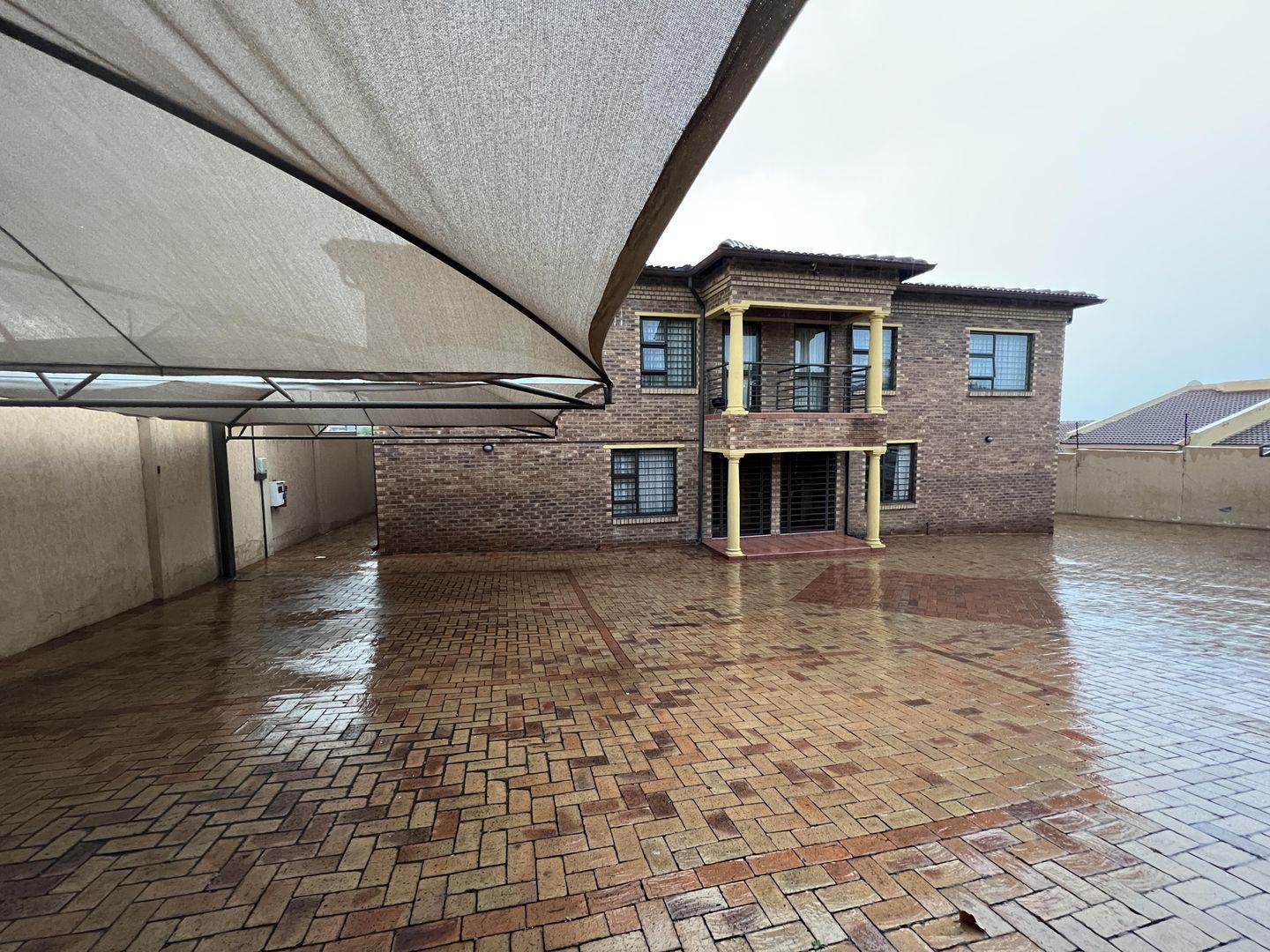 16 Bedroom Apartment / flat for sale in Marlboro Gardens P24112148150