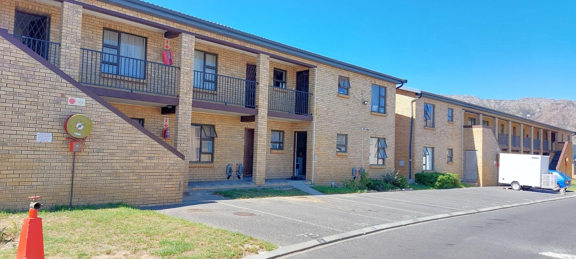 2 Bedroom Apartment / flat for sale in Fairview Golf Estate P24114335095