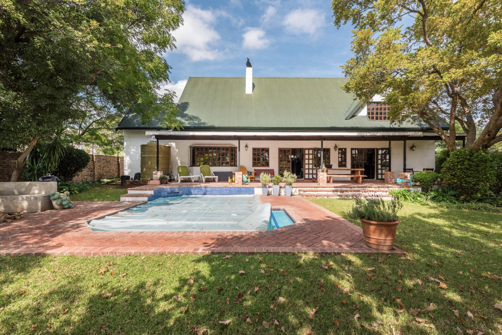 4 Bedroom House for sale in Buccleuch P24114101935