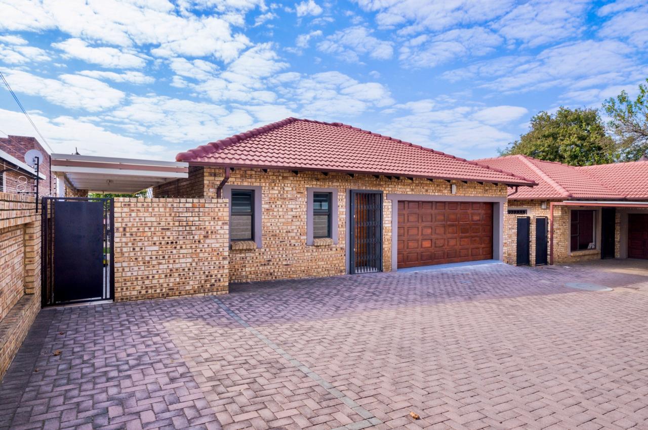 3 Bedroom Townhouse for sale in New Redruth 43 Bodmin Street P24