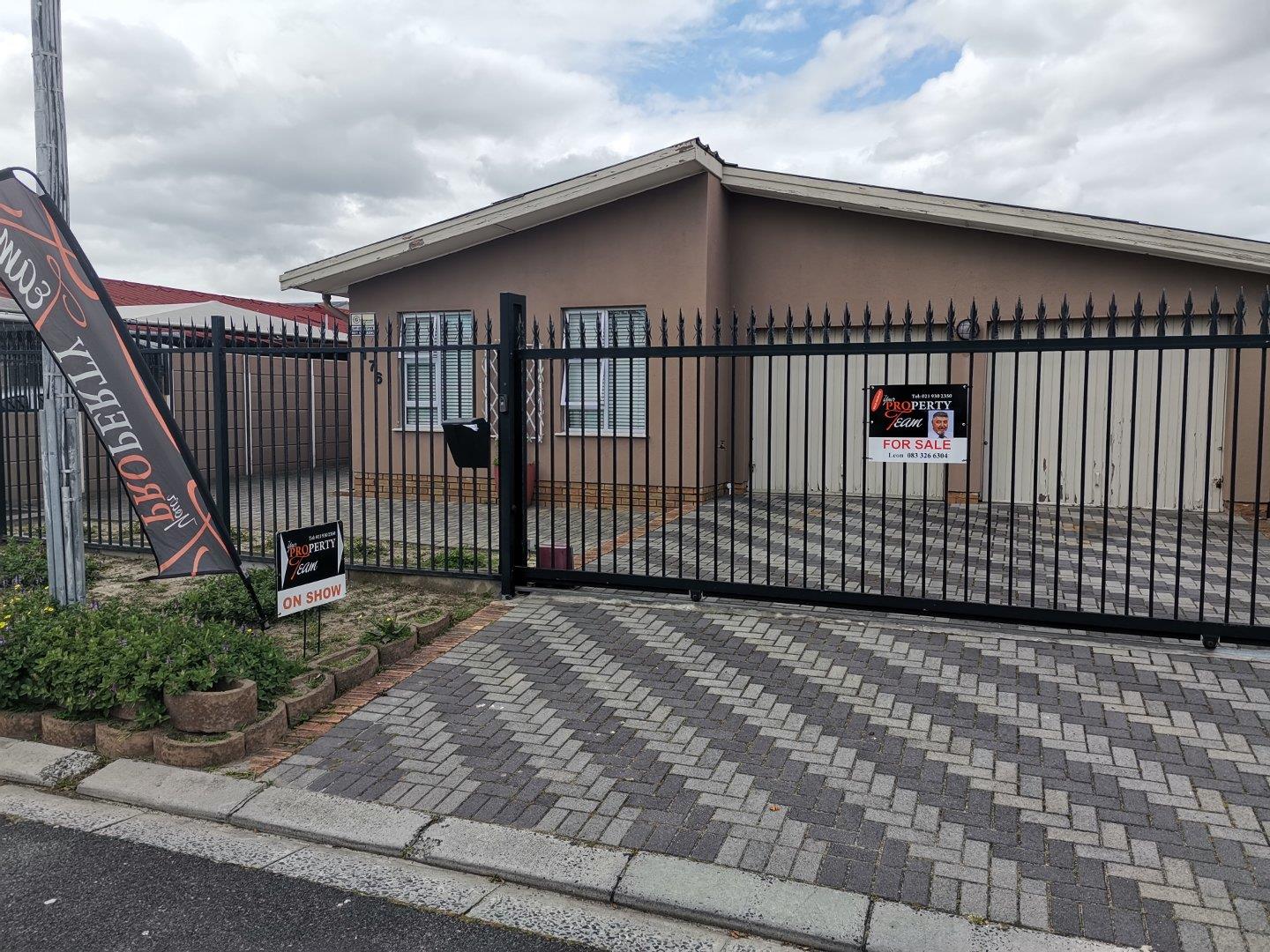 3 Bedroom House for sale in Vasco Estate P24114335810