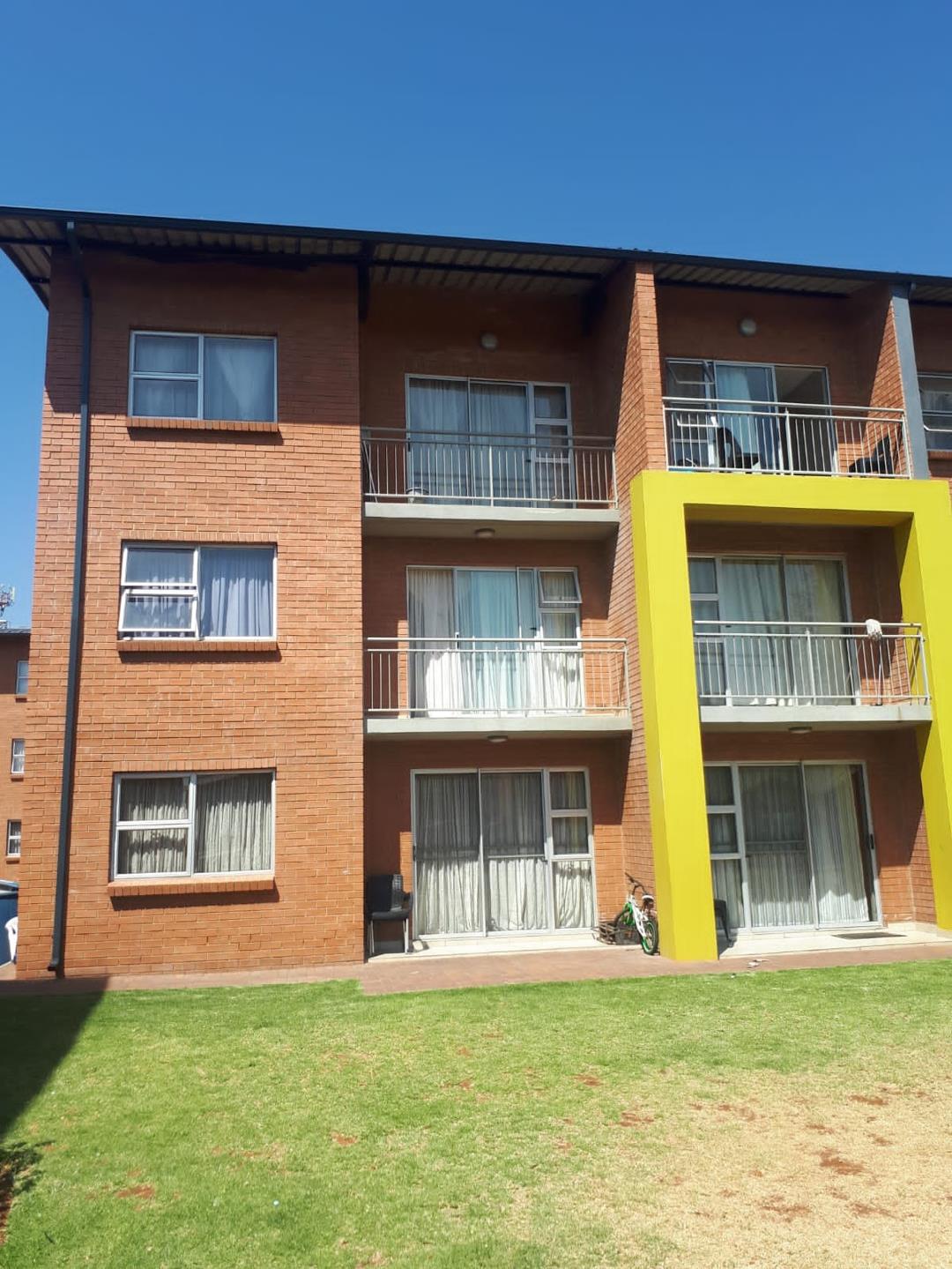 2 Bedroom Apartment / flat for sale in Montana P24114336585