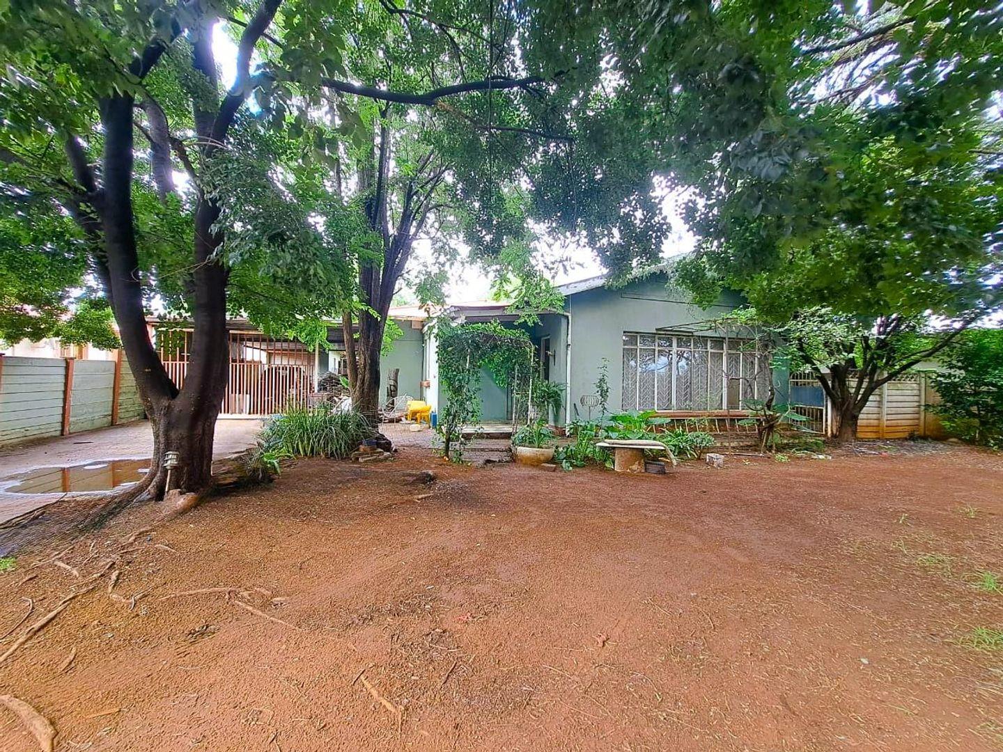 4 Bedroom House for sale in Duncanville P24113825479