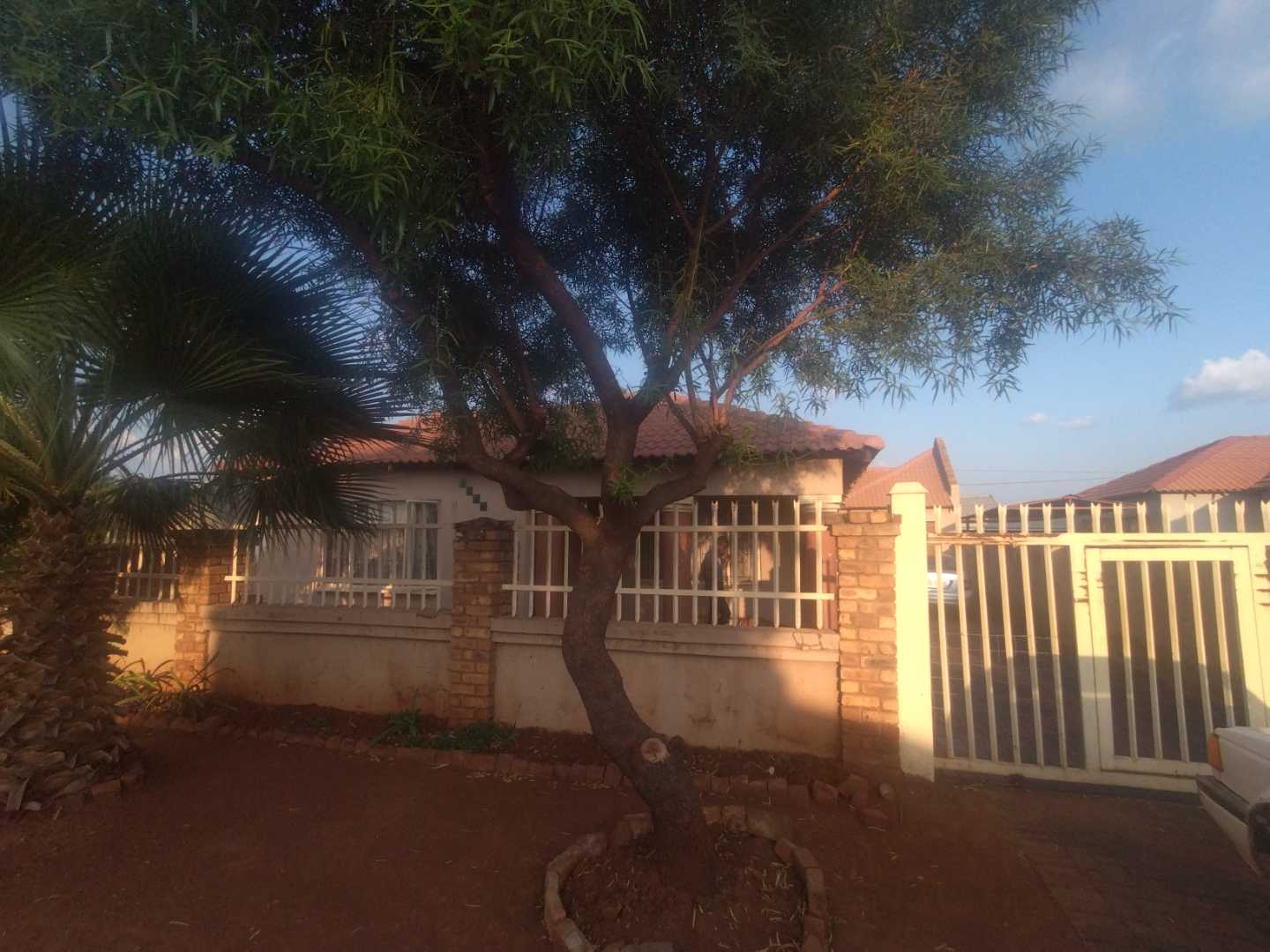 4 Bedroom House for sale in Garankuwa Unit 16 P24114337010